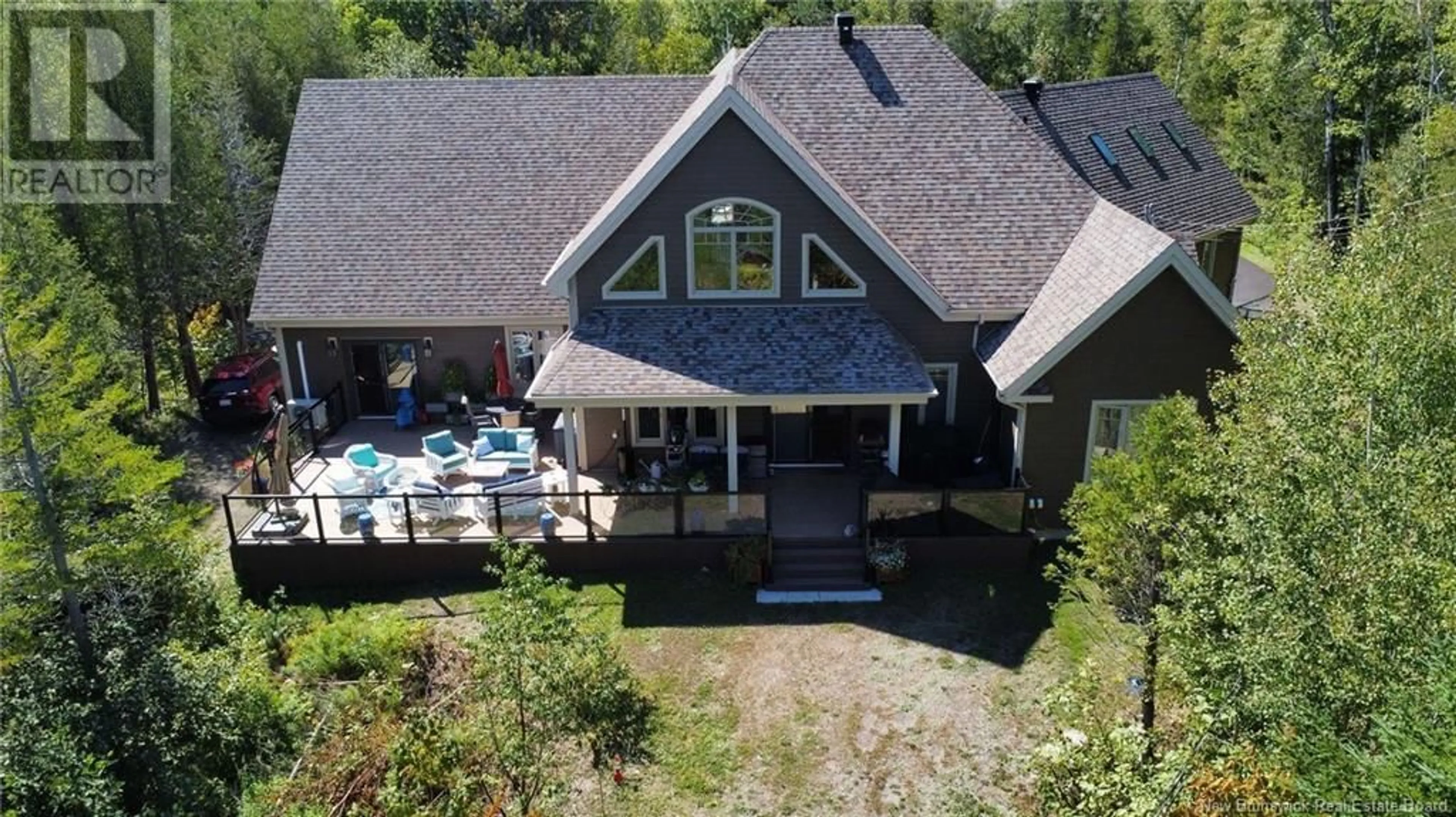 A pic from outside/outdoor area/front of a property/back of a property/a pic from drone, water/lake/river/ocean view for 495 PRINCIPALE STREET, Pointe-Verte New Brunswick E8J2R2