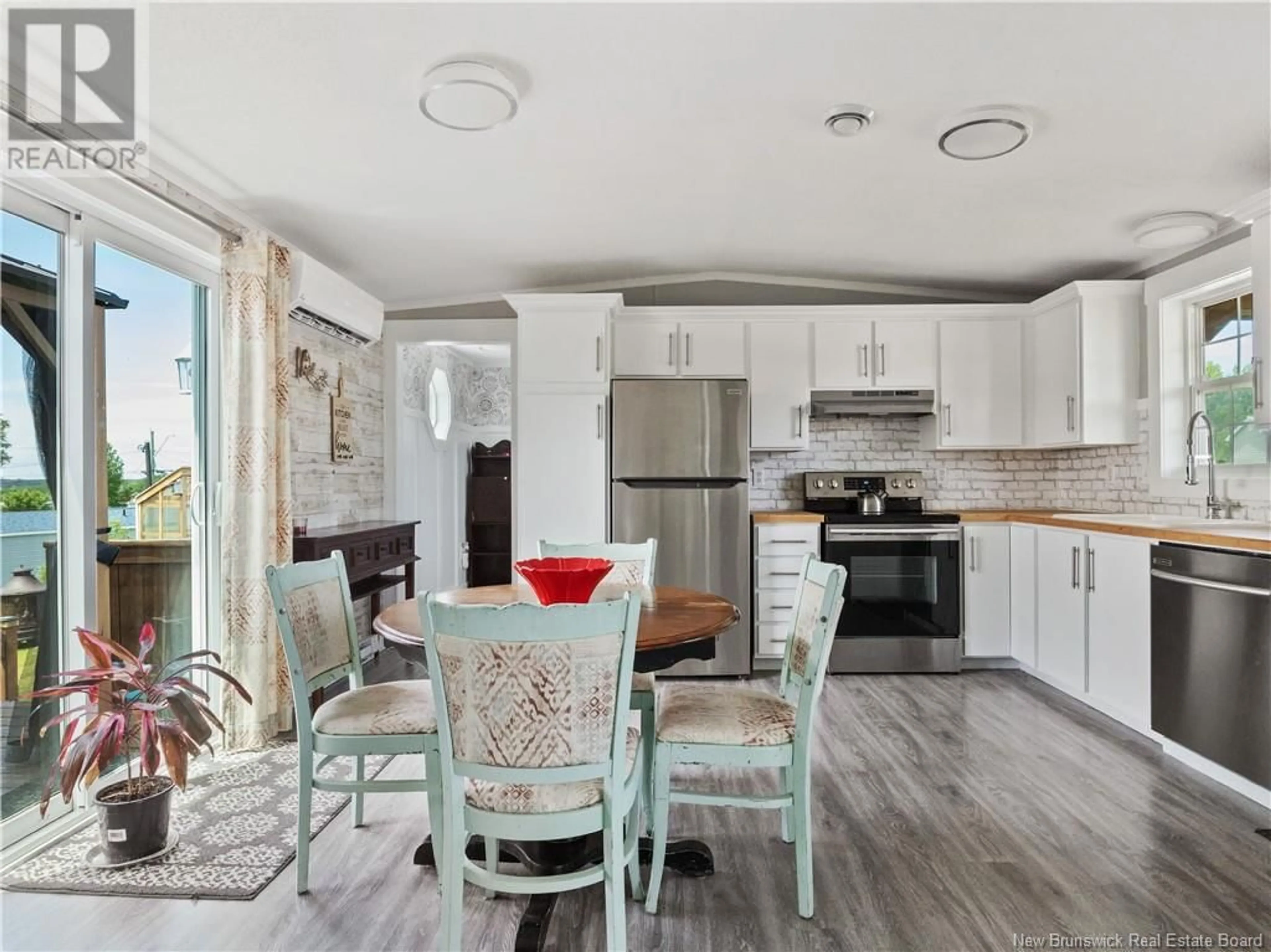 Open concept kitchen, unknown for 34 JOCELYN, Dieppe New Brunswick E1A7T9