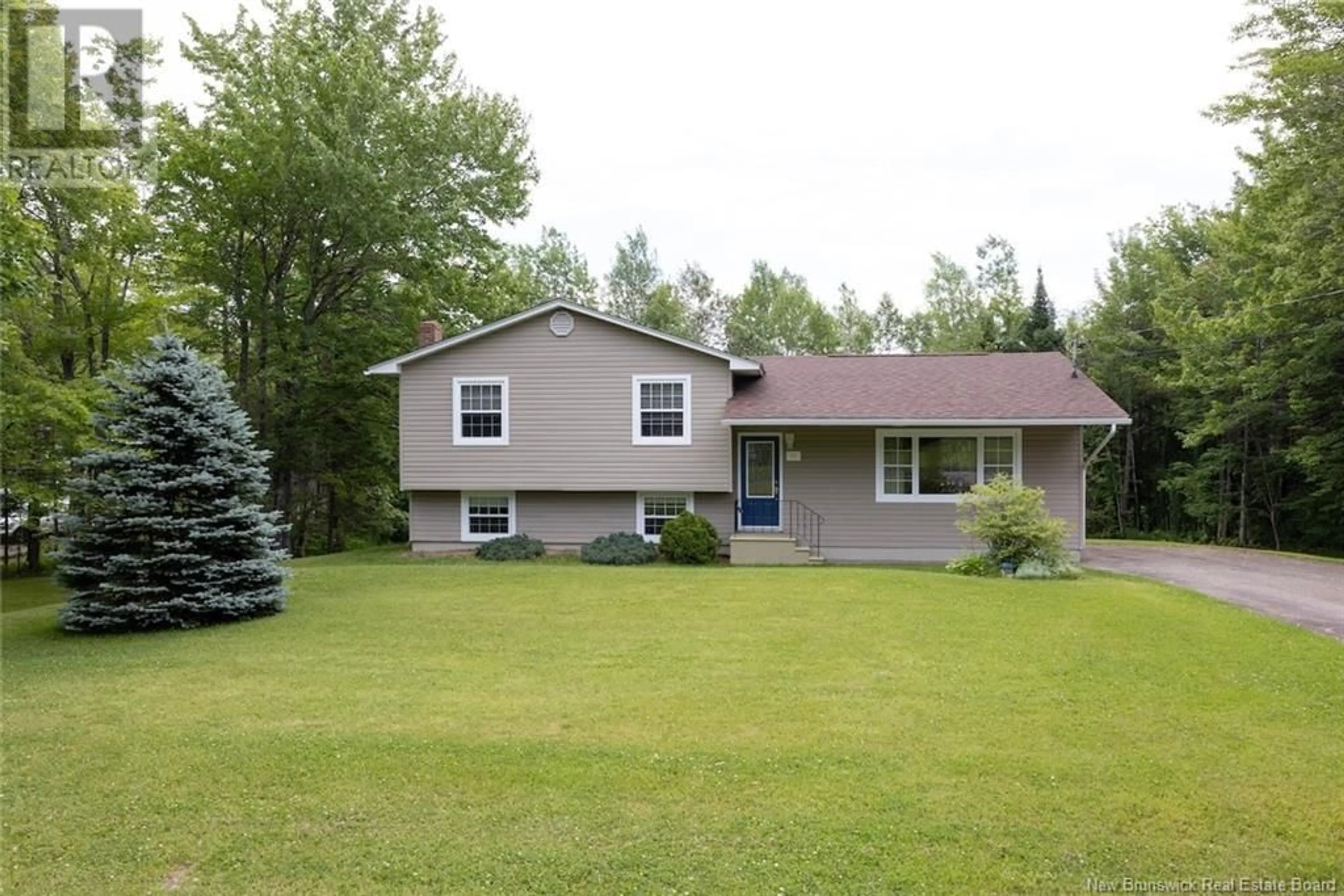 Home with vinyl exterior material, unknown for 98 BURNETT DRIVE, Hanwell New Brunswick E3C2J4