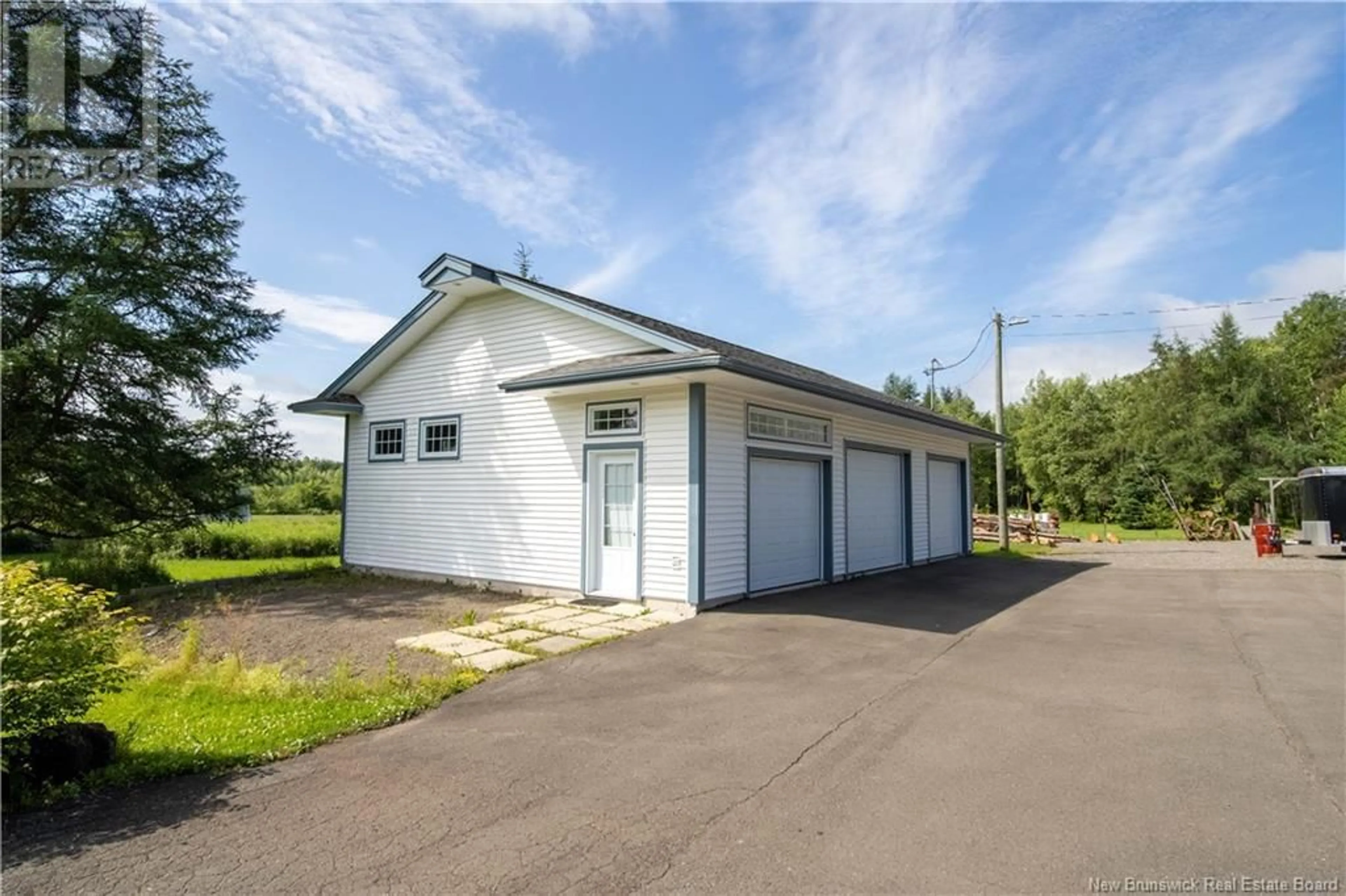 Indoor garage for 2808 FREDERICTON ROAD, Salisbury New Brunswick E4J2E9