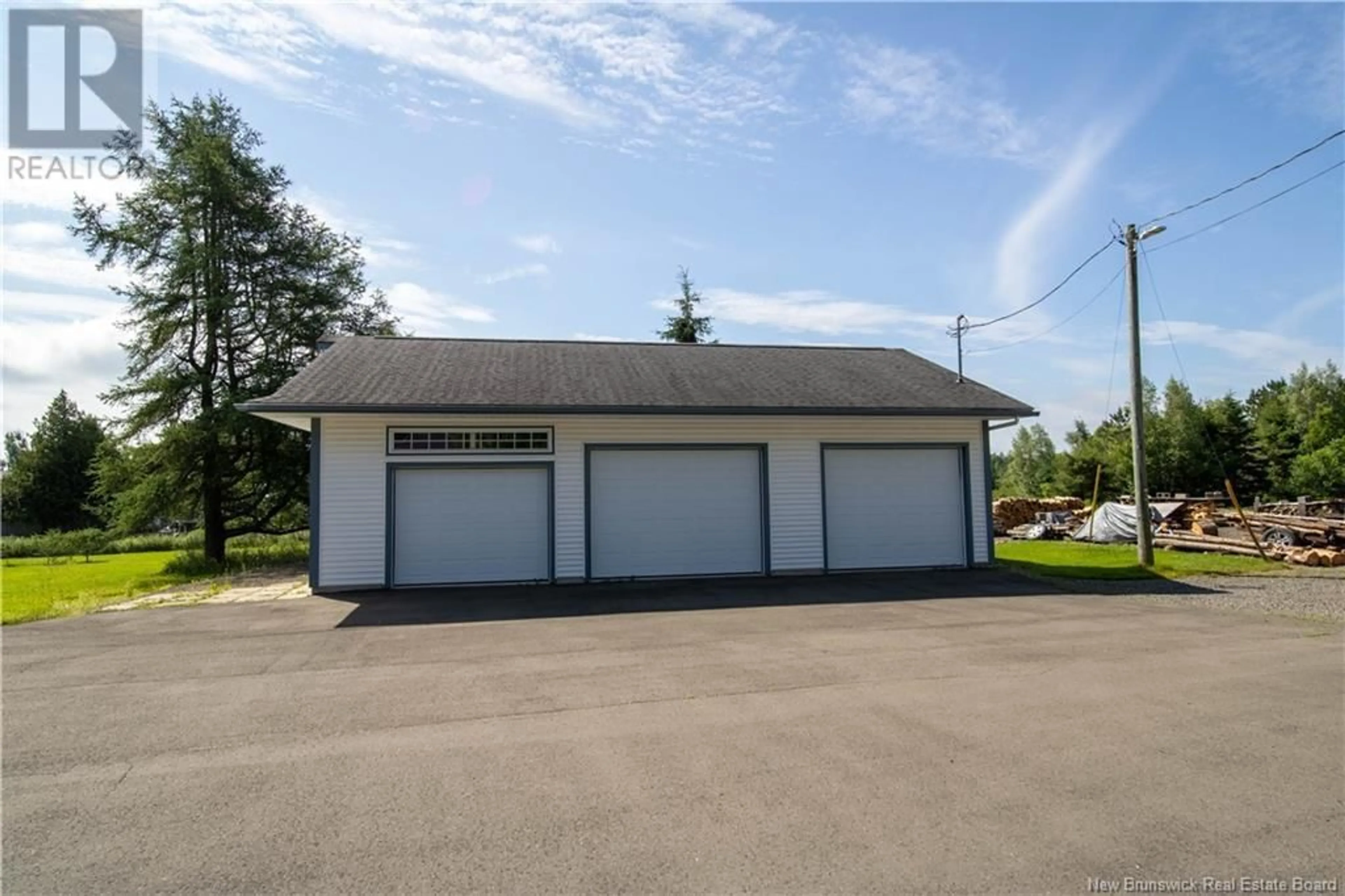 Indoor garage for 2808 FREDERICTON ROAD, Salisbury New Brunswick E4J2E9