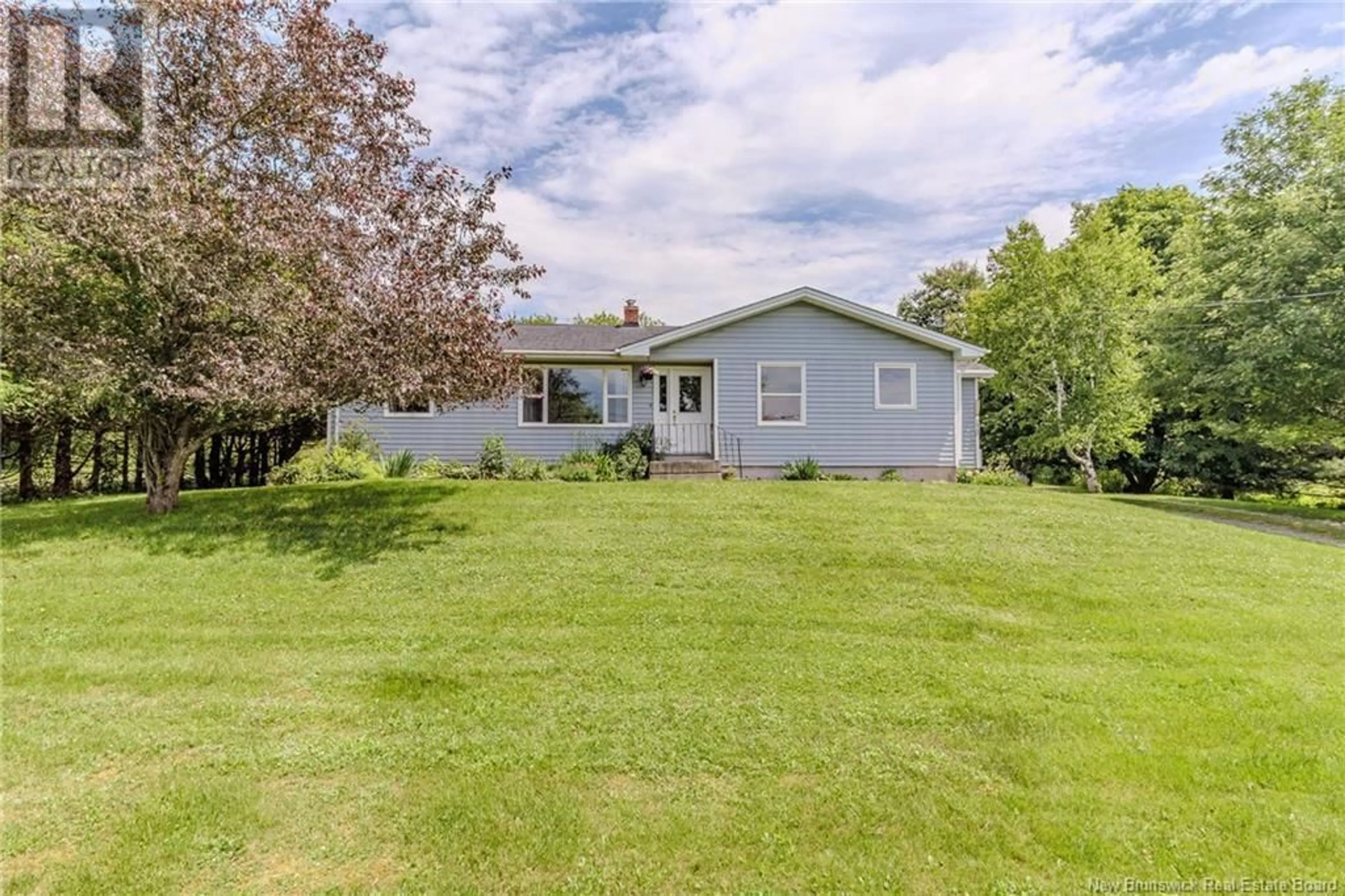 A pic from outside/outdoor area/front of a property/back of a property/a pic from drone, unknown for 175 LAKESIDE ROAD, Lakeside New Brunswick E5N6M3