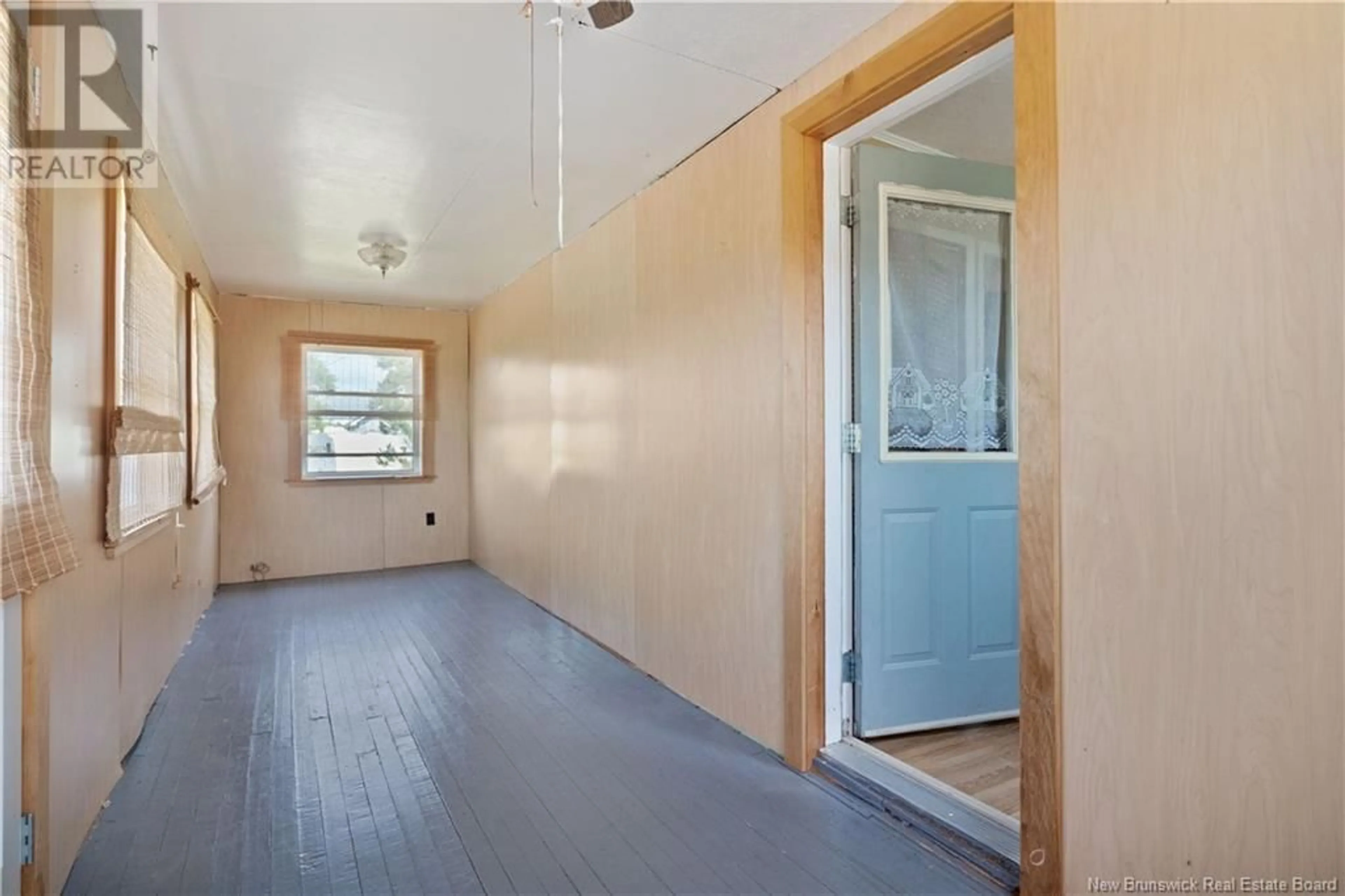 Indoor entryway for 19 ALPHEE, Memramcook New Brunswick E4K1C2