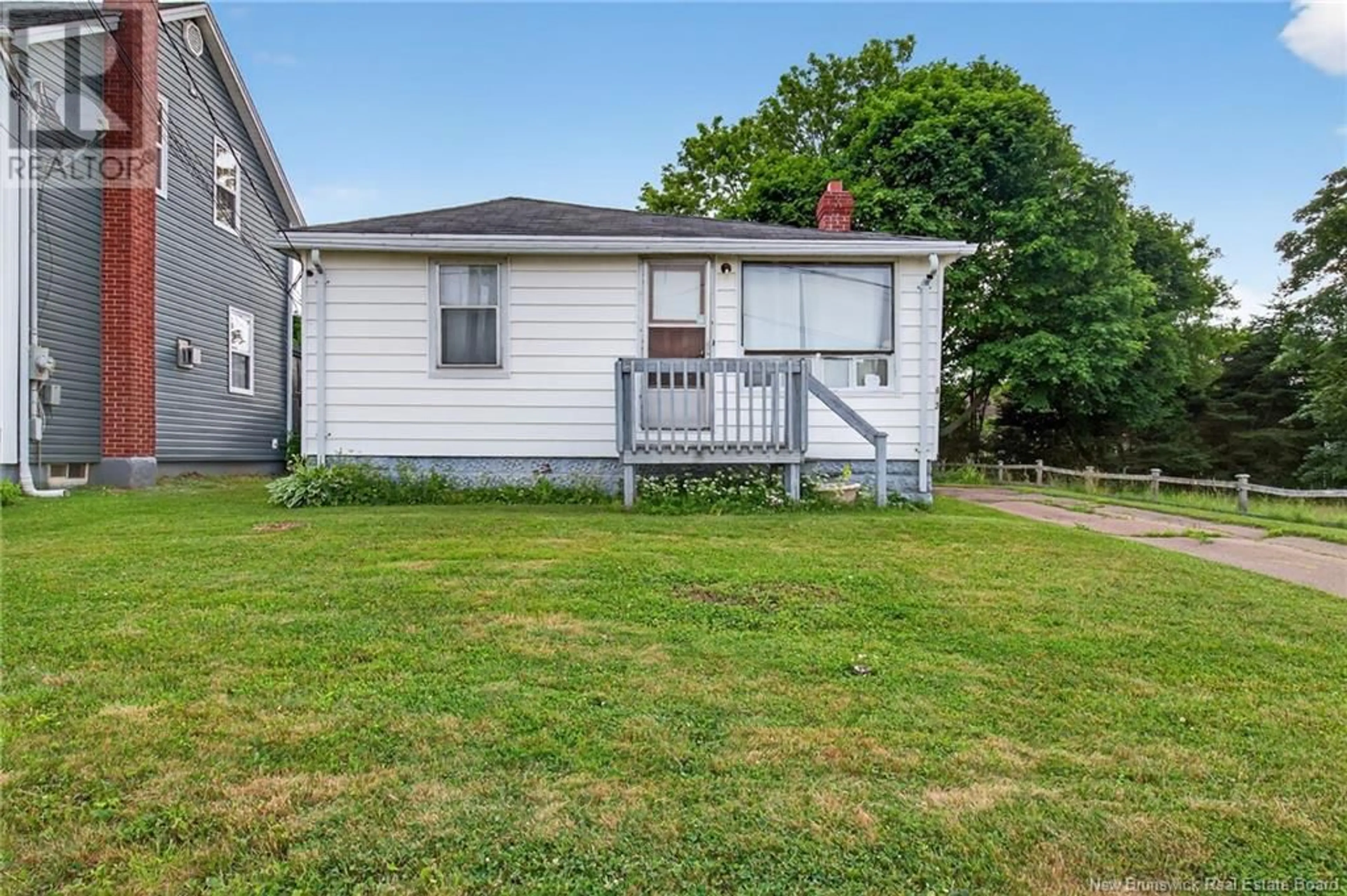 A pic from outside/outdoor area/front of a property/back of a property/a pic from drone, street for 653 CHARLES STREET, Dieppe New Brunswick E1A1Z5