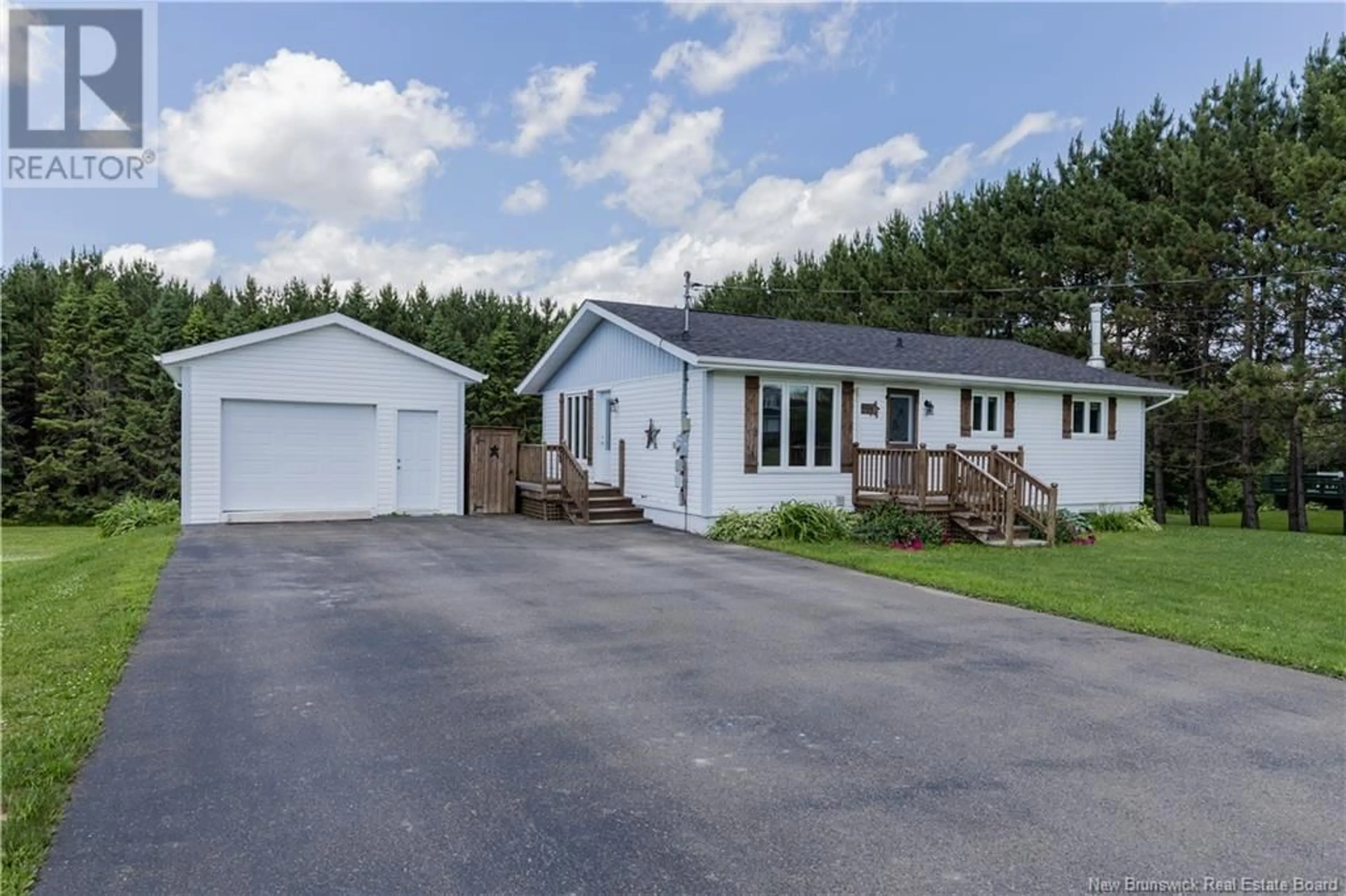 A pic from outside/outdoor area/front of a property/back of a property/a pic from drone, street for 14 RUE COTE, DSL de Drummond/DSL of Drummond New Brunswick E3Y1N2
