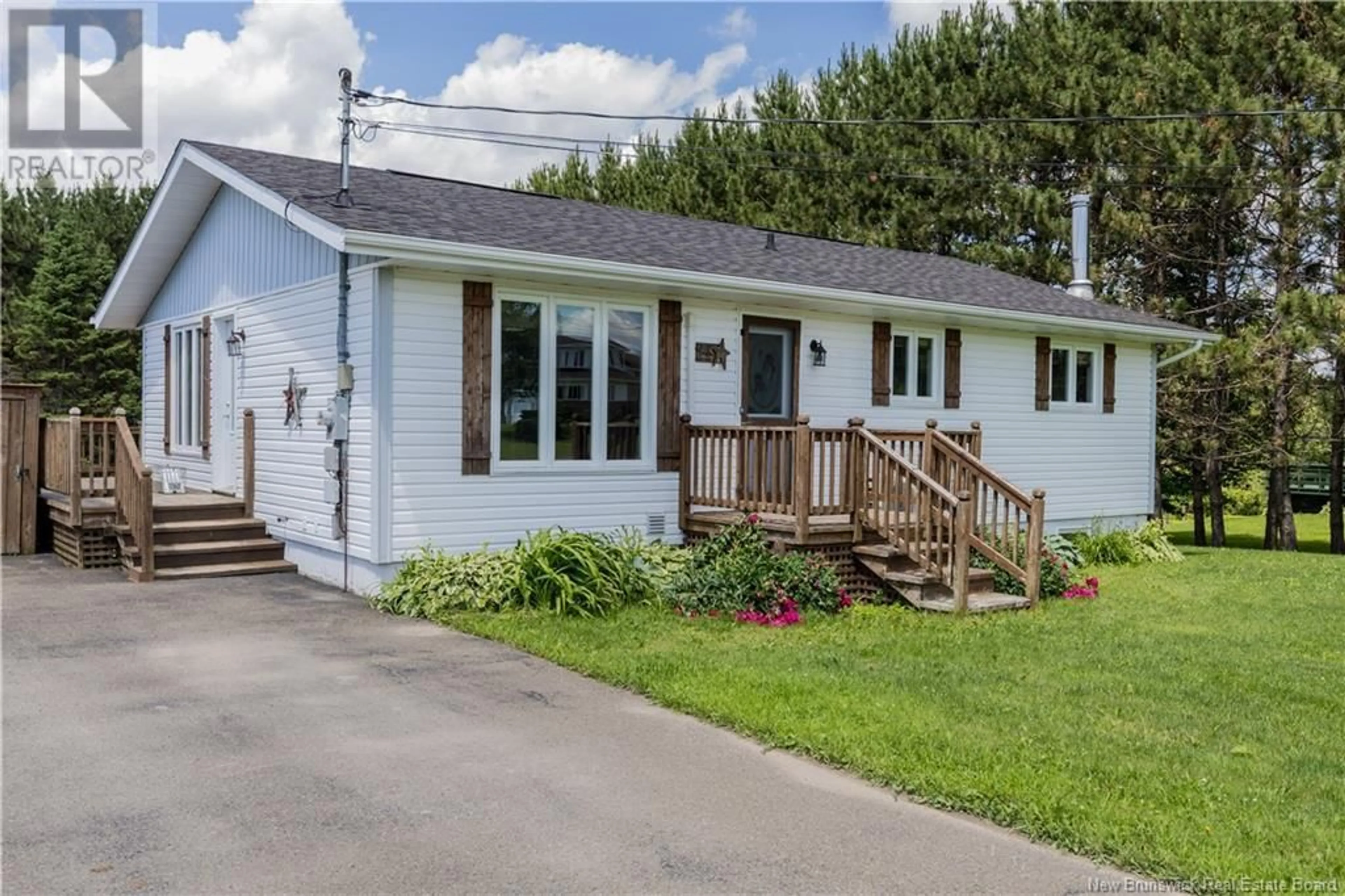 Home with vinyl exterior material, street for 14 RUE COTE, DSL de Drummond/DSL of Drummond New Brunswick E3Y1N2