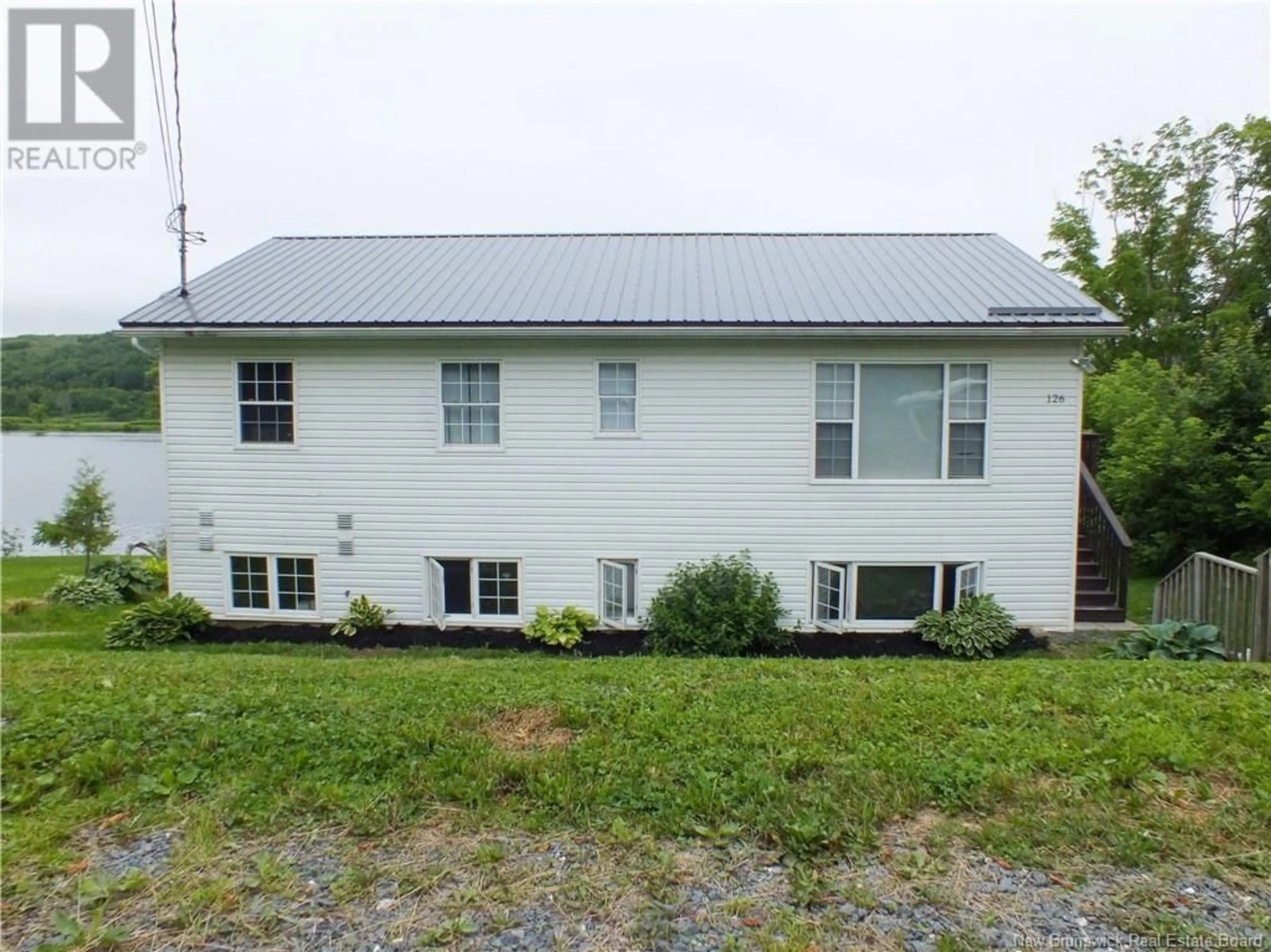 A pic from outside/outdoor area/front of a property/back of a property/a pic from drone, building for 126 RICHMOND STREET, Woodstock New Brunswick E7M2P2
