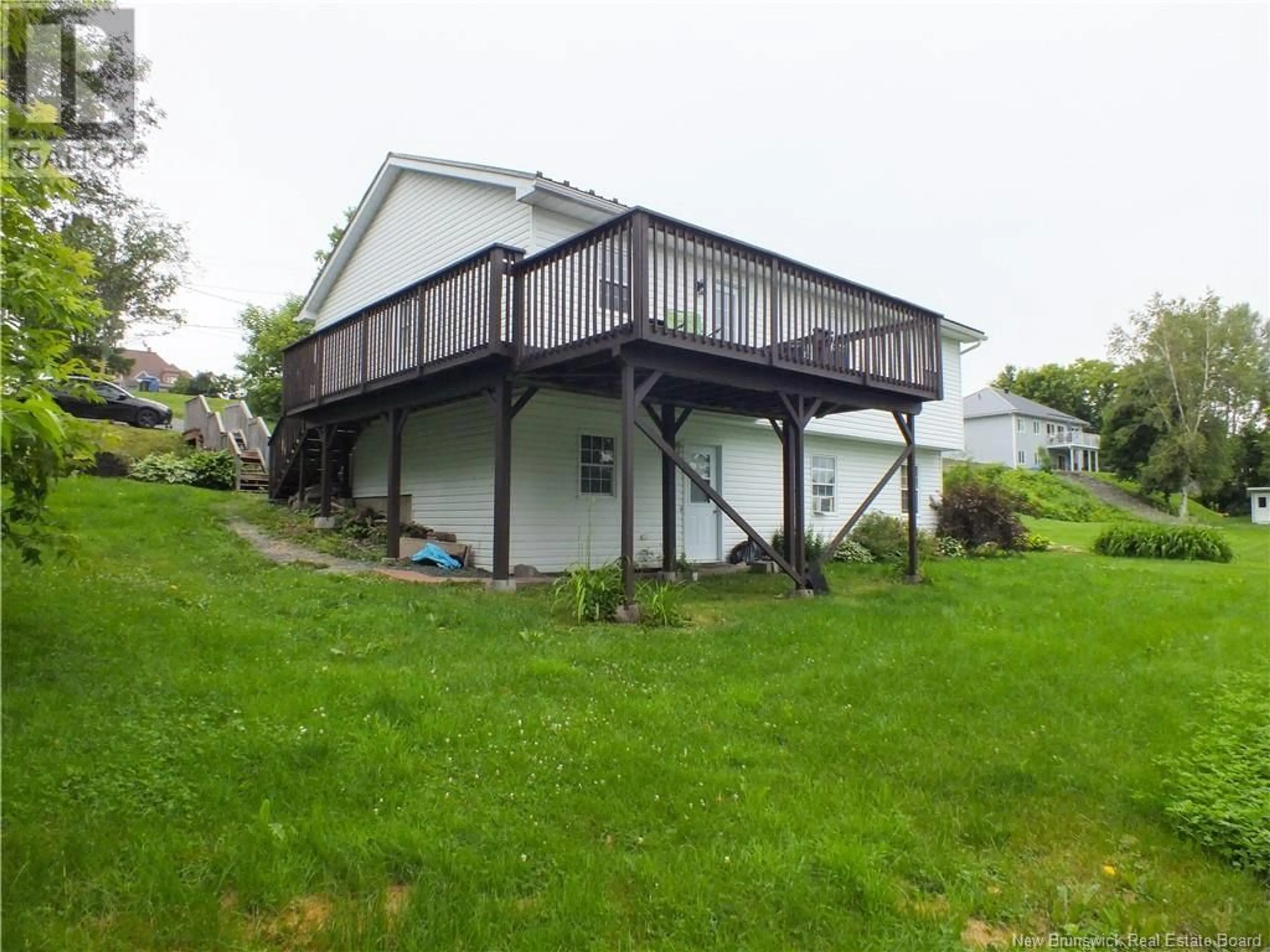 A pic from outside/outdoor area/front of a property/back of a property/a pic from drone, unknown for 126 RICHMOND STREET, Woodstock New Brunswick E7M2P2