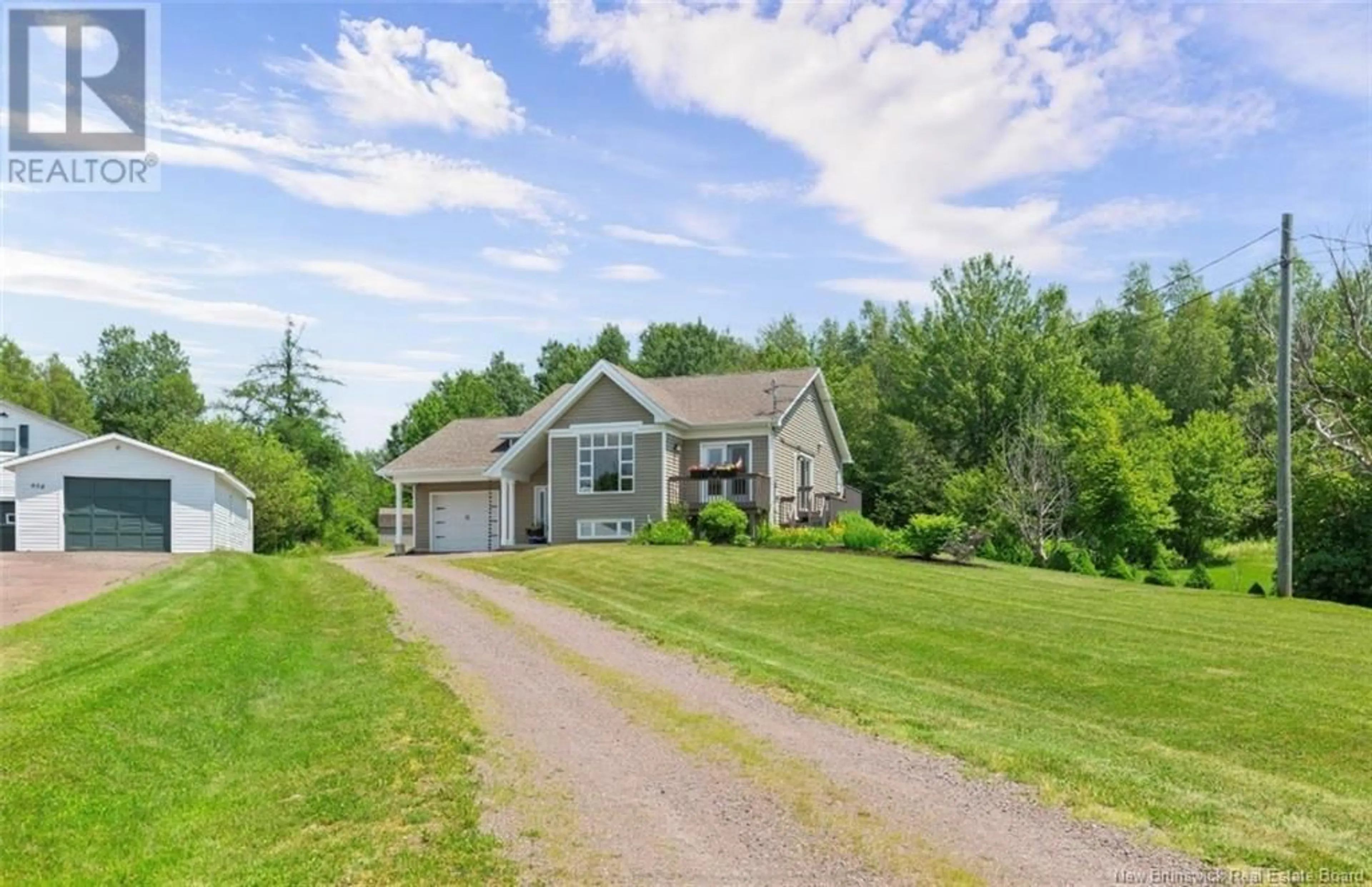 A pic from outside/outdoor area/front of a property/back of a property/a pic from drone, street for 618 DOVER, Dieppe New Brunswick E1A7M1