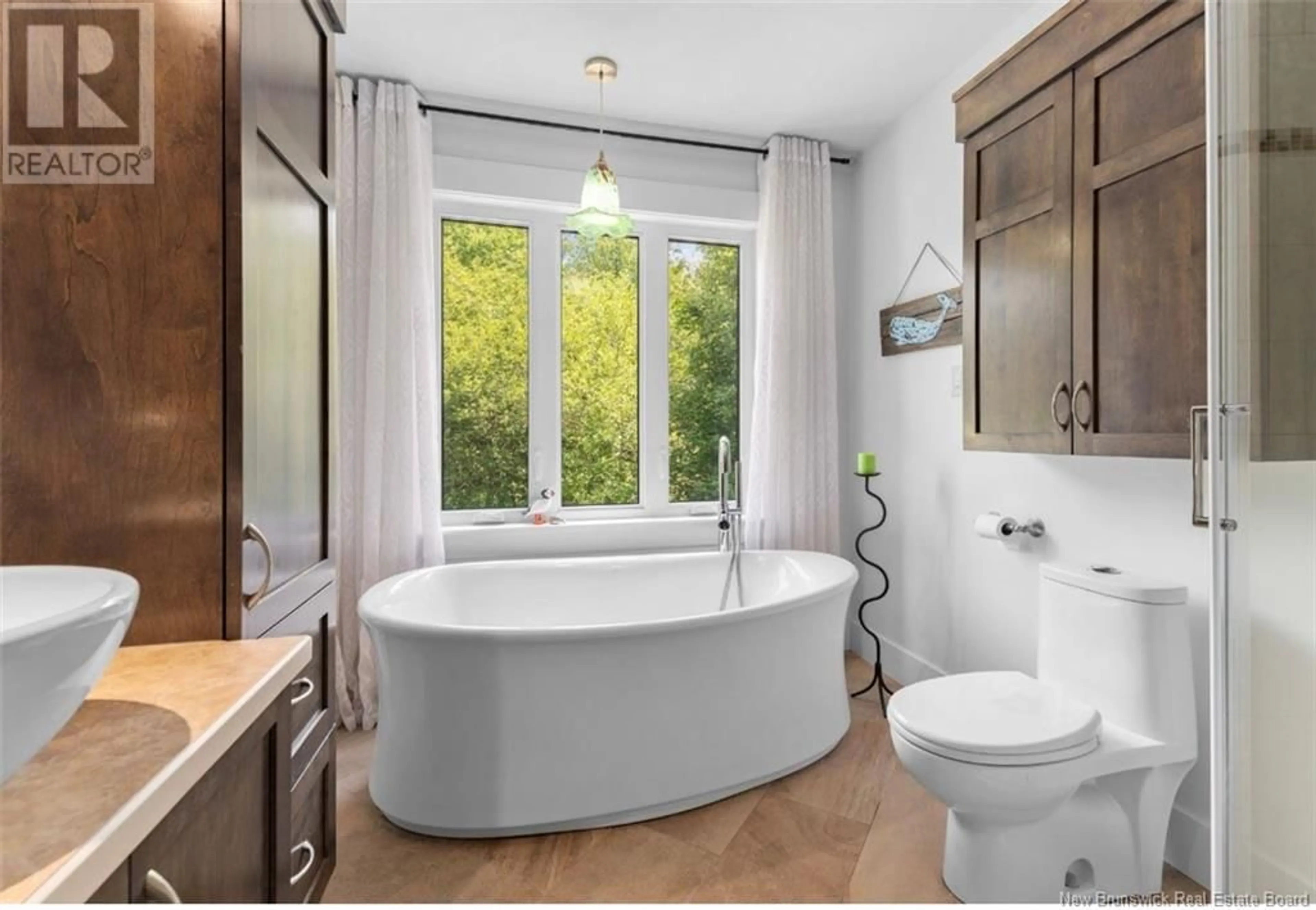 Contemporary bathroom, ceramic/tile floor for 618 DOVER, Dieppe New Brunswick E1A7M1