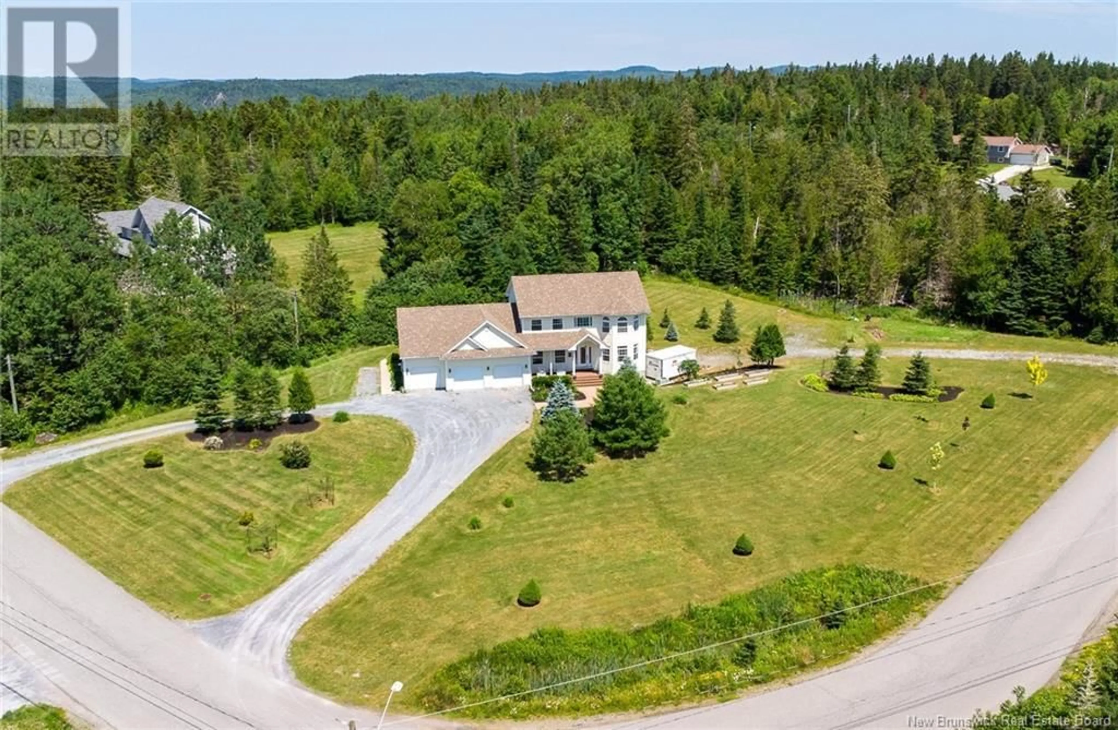 A pic from outside/outdoor area/front of a property/back of a property/a pic from drone, unknown for 39 COLLINGWOOD DRIVE, Quispamsis New Brunswick E2G2C3