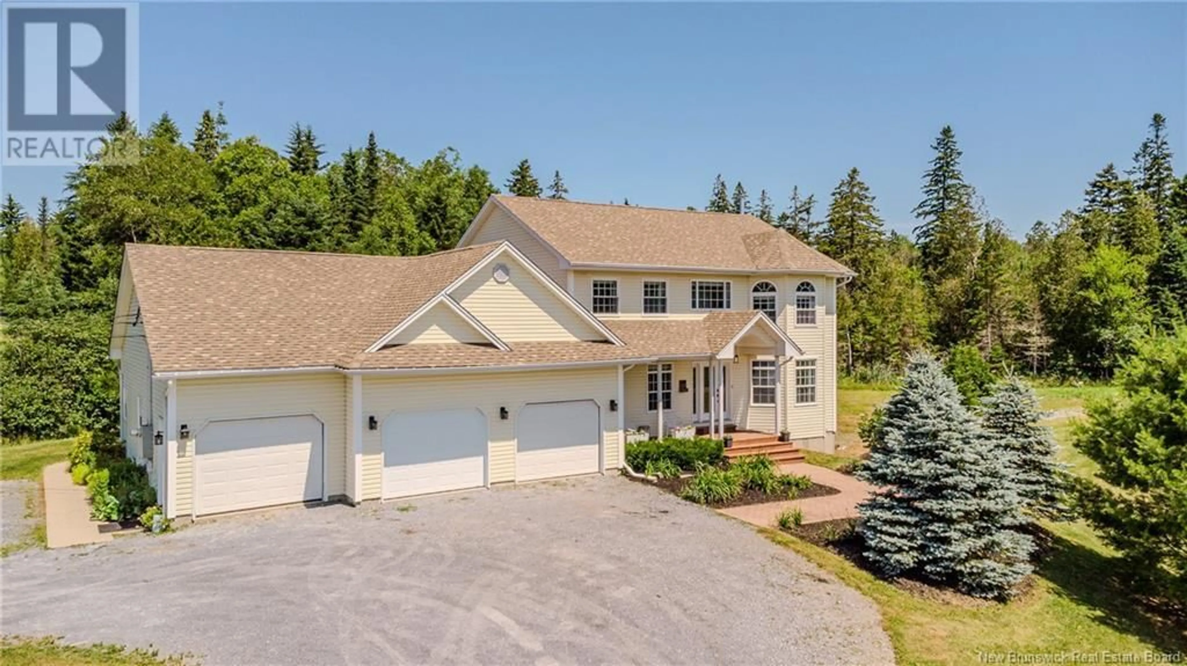 A pic from outside/outdoor area/front of a property/back of a property/a pic from drone, water/lake/river/ocean view for 39 COLLINGWOOD DRIVE, Quispamsis New Brunswick E2G2C3