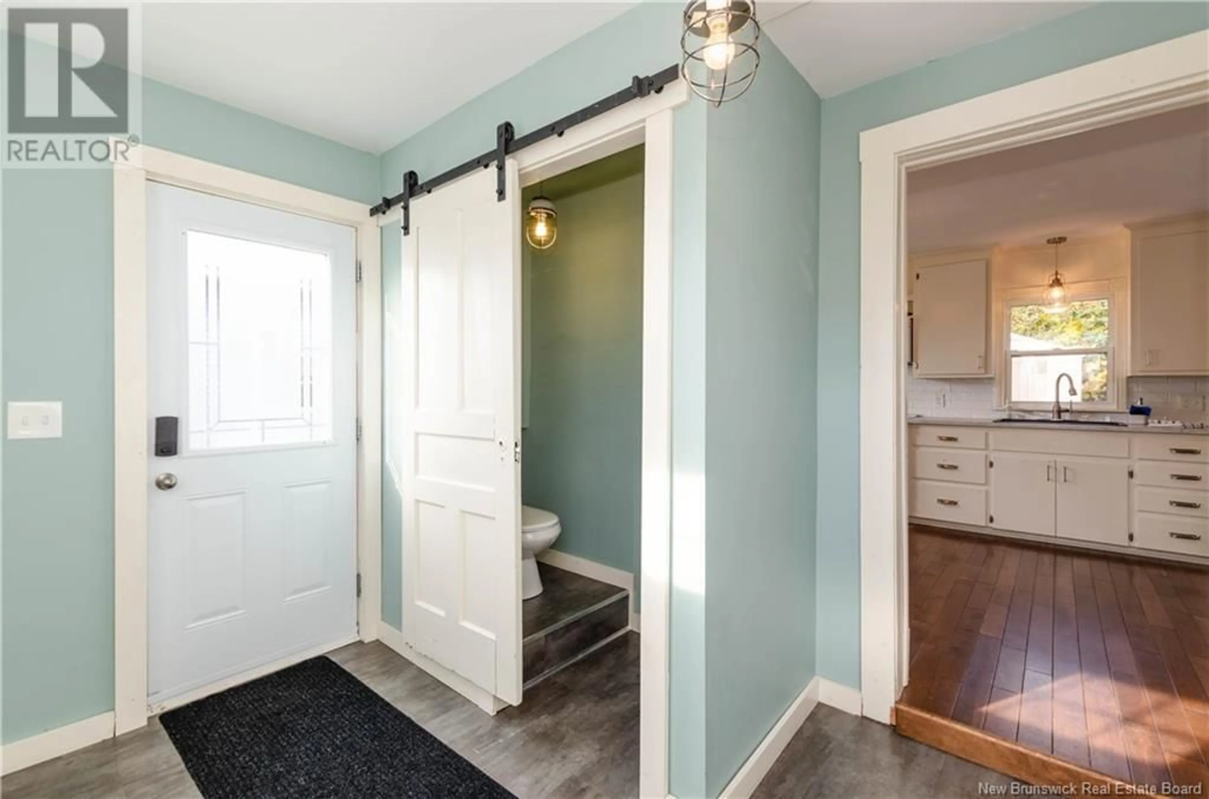 Indoor entryway for 8560 MAIN STREET, Alma New Brunswick E4H1N3