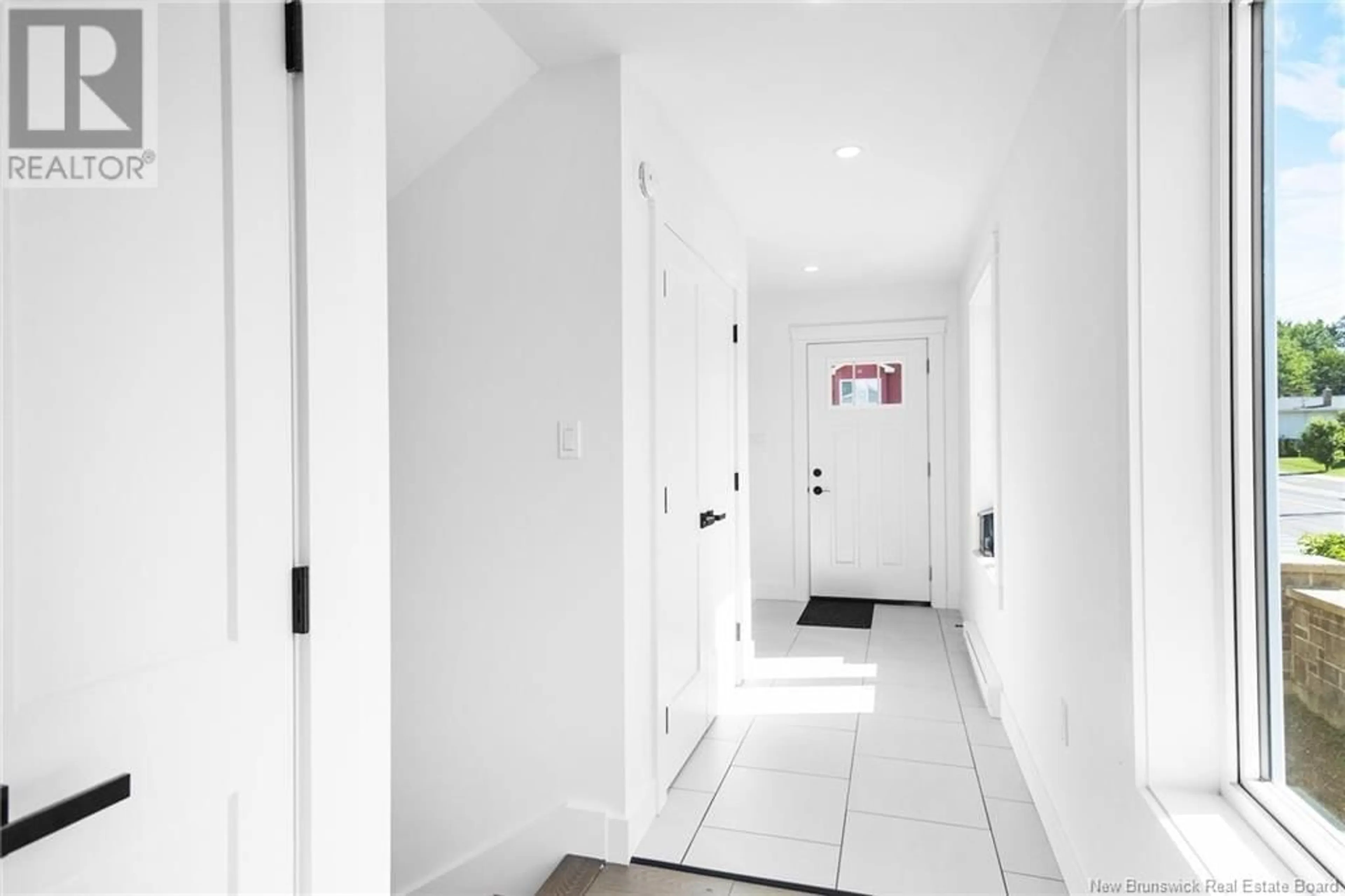 Indoor entryway for 6 BRIAR BROOK PLACE, Fredericton New Brunswick E3A3N1