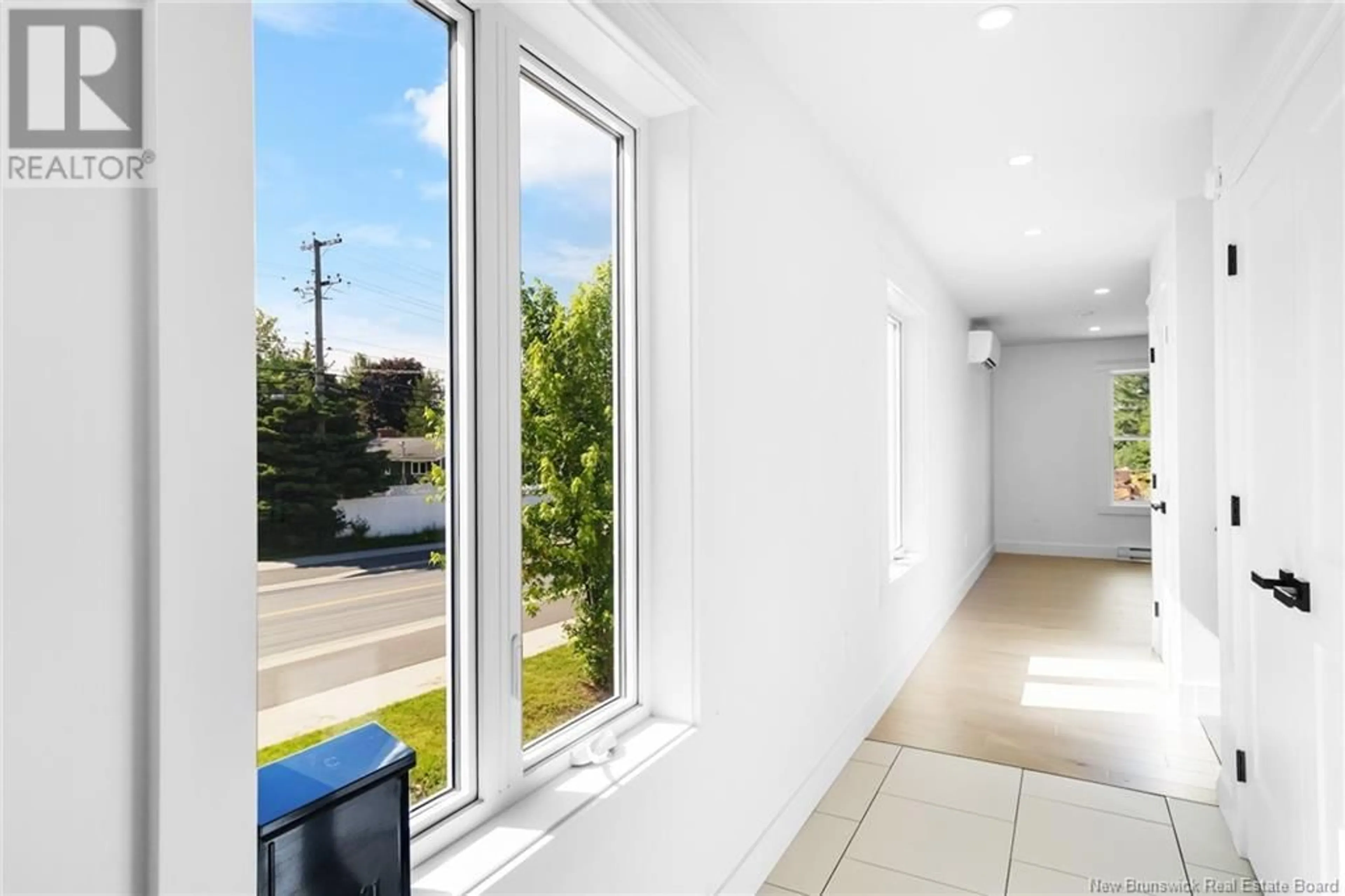 Indoor foyer for 6 BRIAR BROOK PLACE, Fredericton New Brunswick E3A3N1