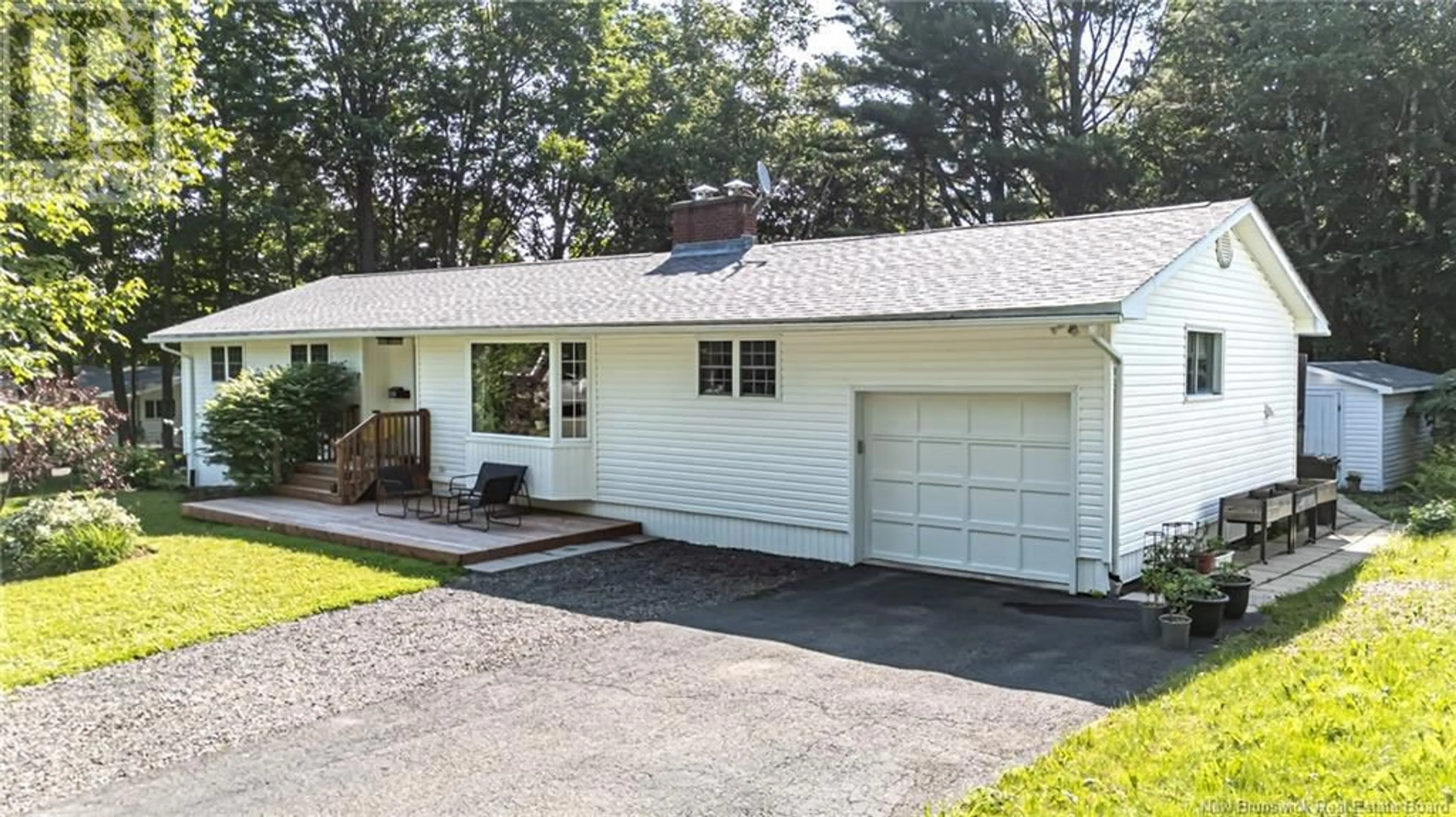 Home with vinyl exterior material, street for 139 PEMBROKE CRESCENT, Fredericton New Brunswick E3B2V1