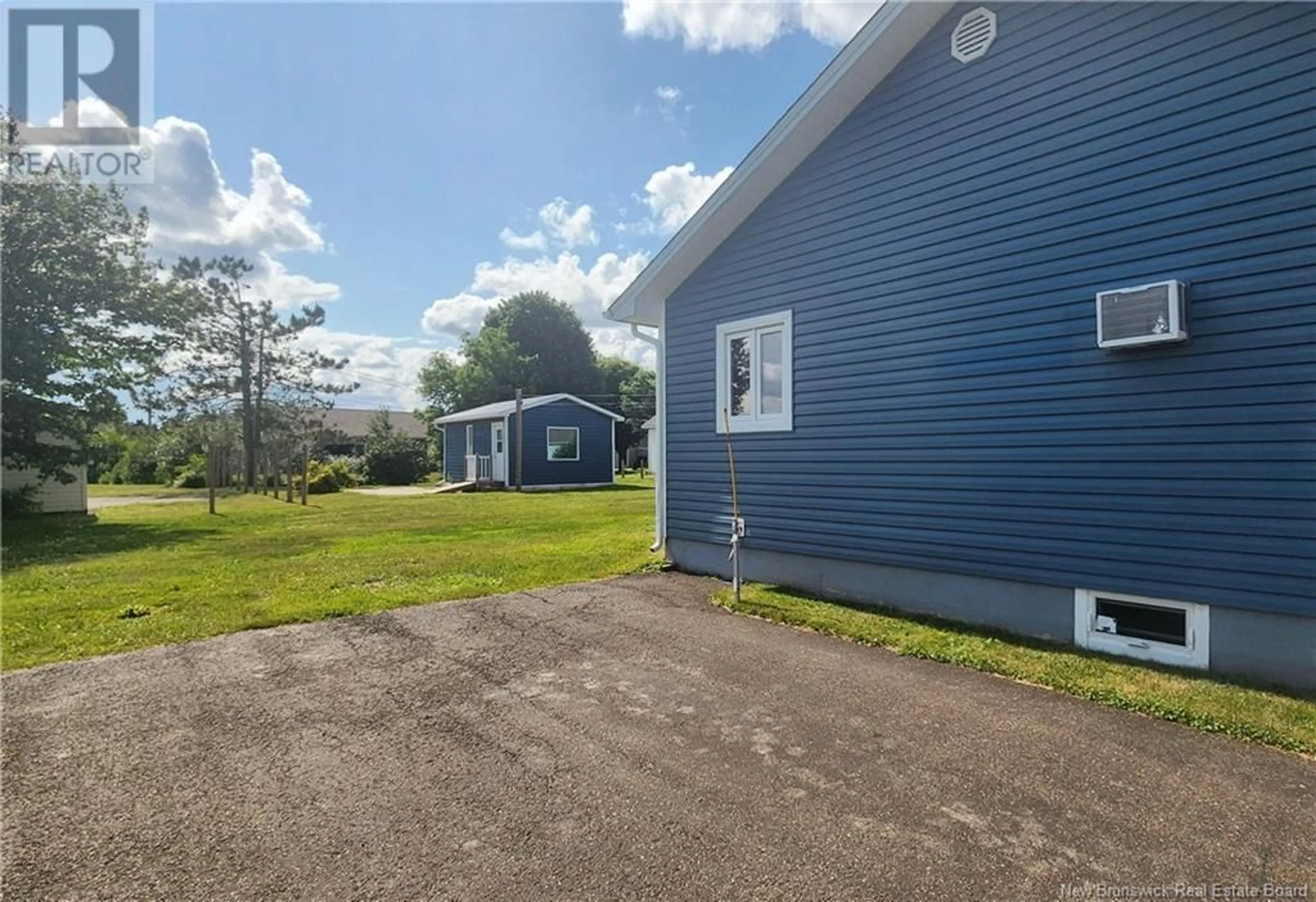 A pic from outside/outdoor area/front of a property/back of a property/a pic from drone, unknown for 3431 RUE ALBERT, Tracadie New Brunswick E1X1C8