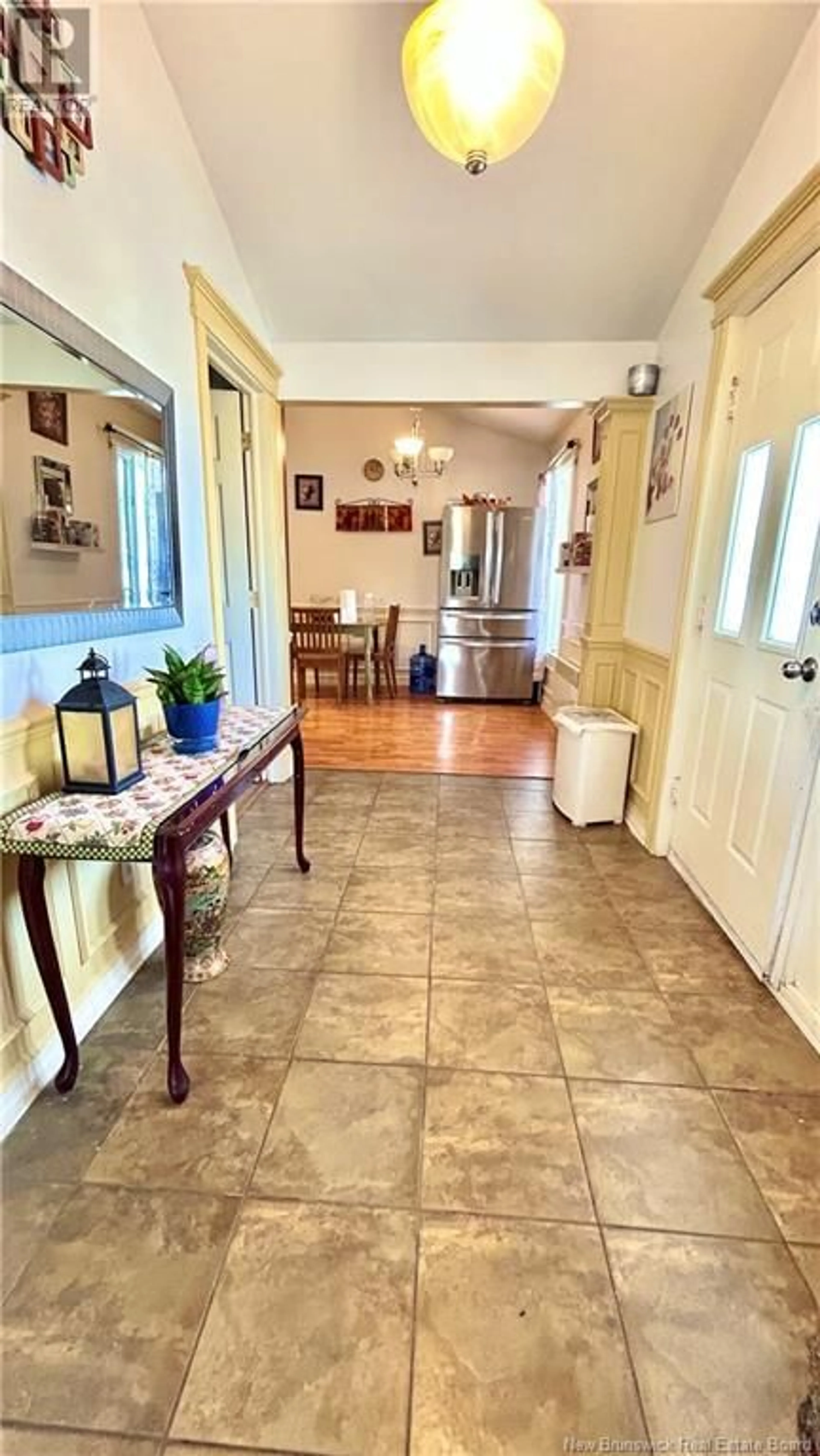 Indoor entryway for 1-2 - 896 DES ACADIENS BOULEVARD BOULEVARD, Bertrand New Brunswick E1W1H6