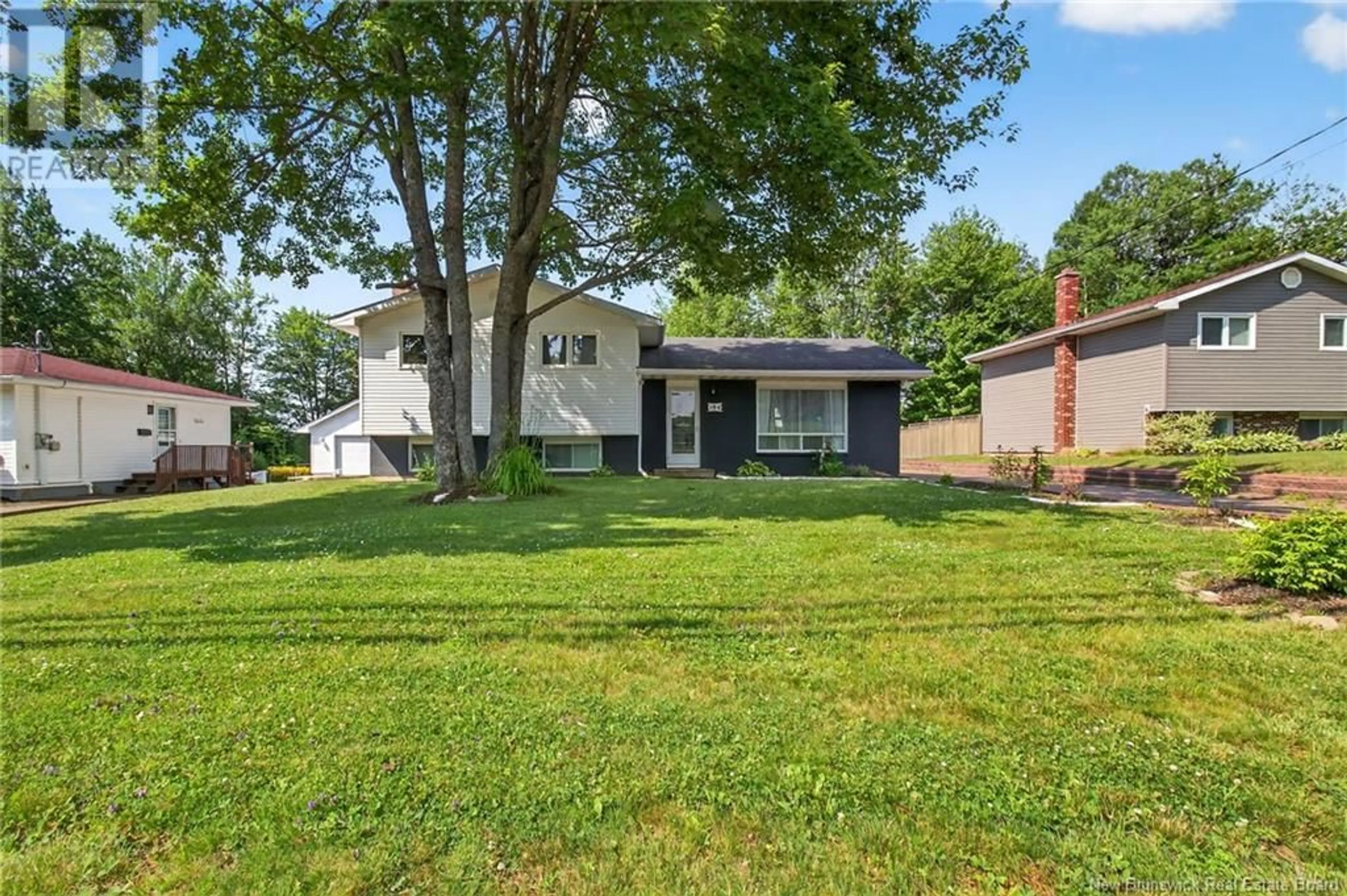 A pic from outside/outdoor area/front of a property/back of a property/a pic from drone, street for 184 PASCAL AVENUE, Dieppe New Brunswick E1A2C5