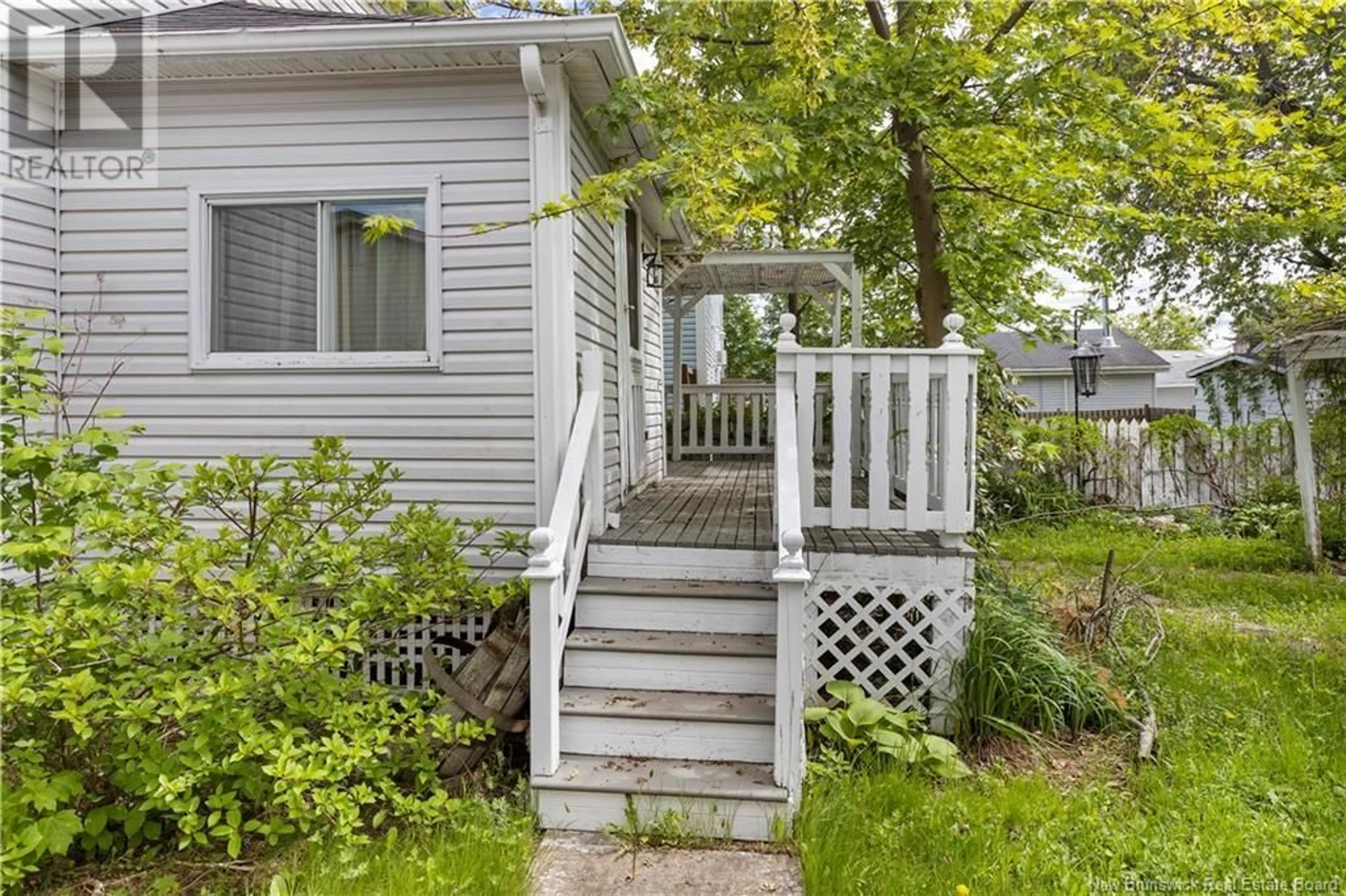 Patio, street for 150 SECOND AVENUE, Moncton New Brunswick E1C7Y4