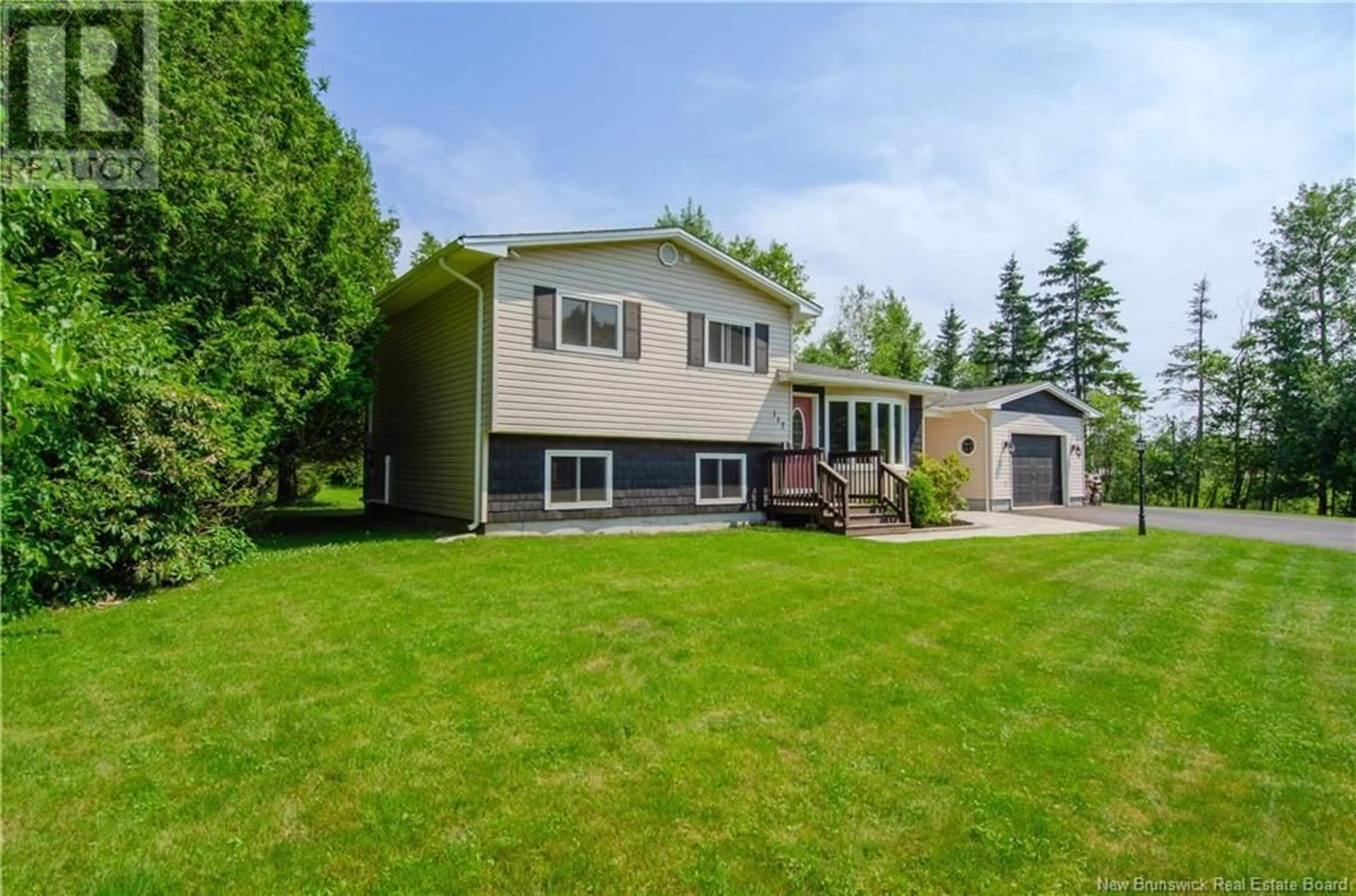 Home with vinyl exterior material, street for 117 LAKE ROAD, Quispamsis New Brunswick E2E4P7