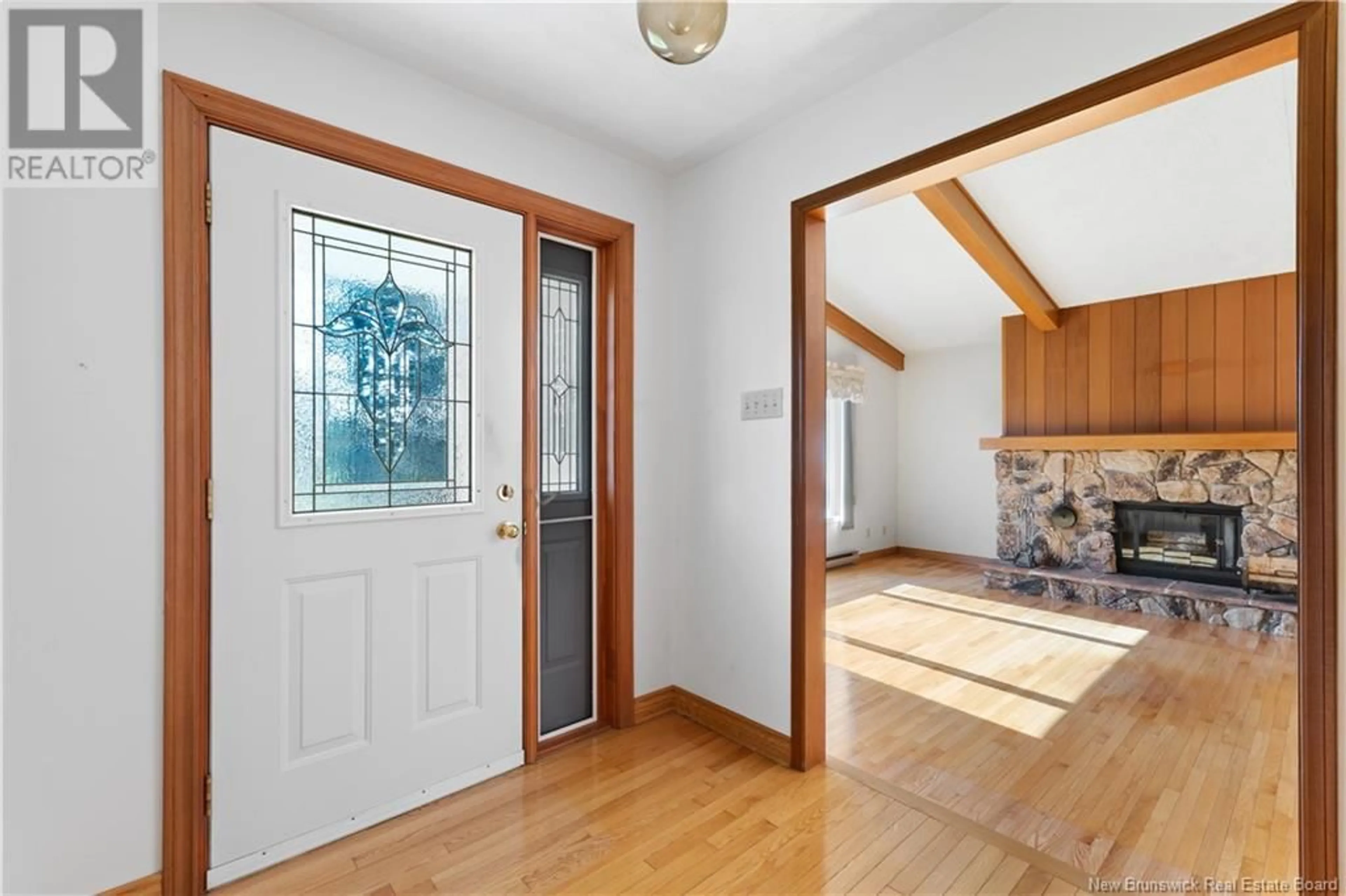 Indoor entryway for 15 SUNSHINE GARDENS AVENUE, Sussex New Brunswick E4E2E3