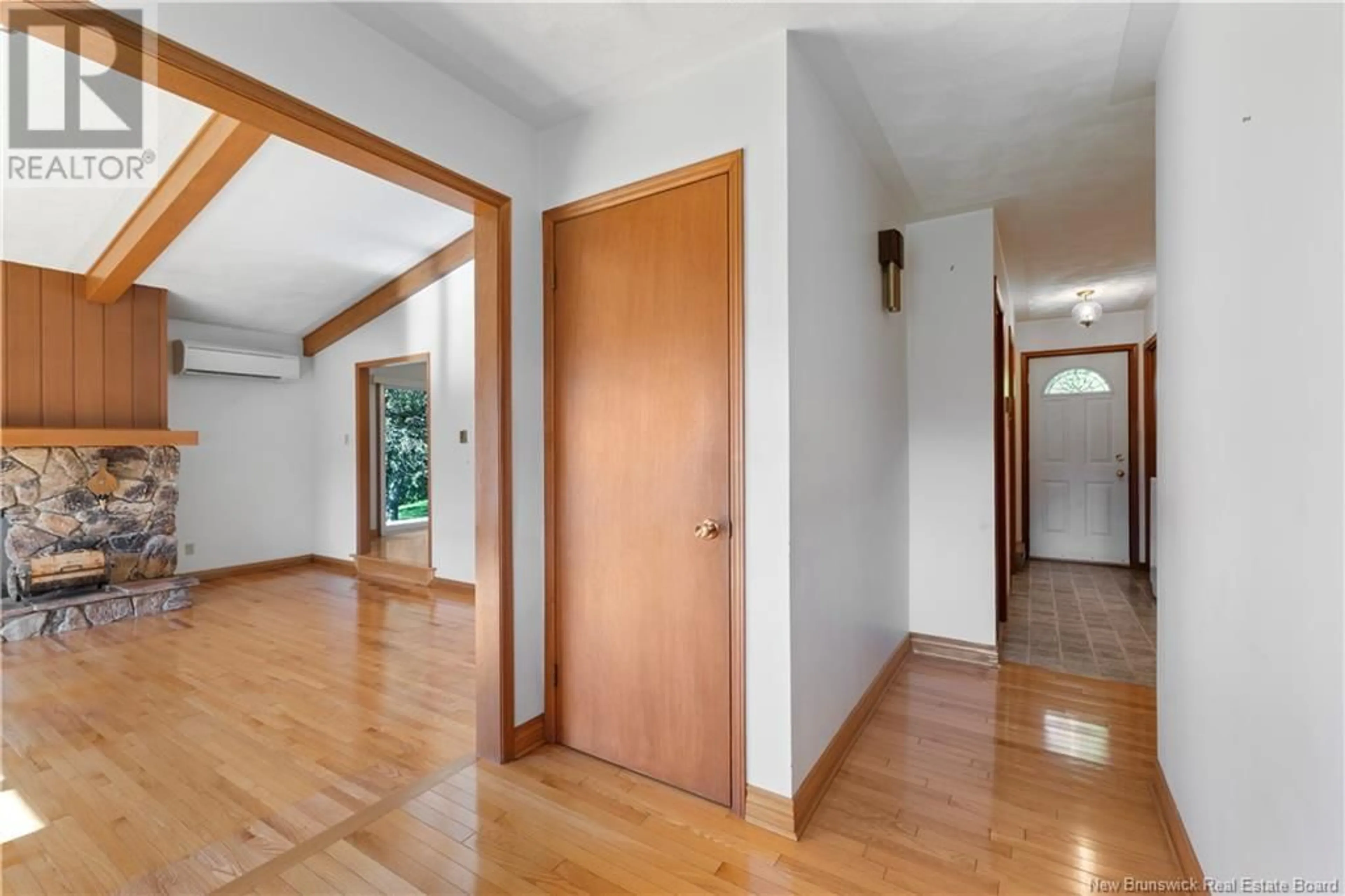 Indoor foyer for 15 SUNSHINE GARDENS AVENUE, Sussex New Brunswick E4E2E3