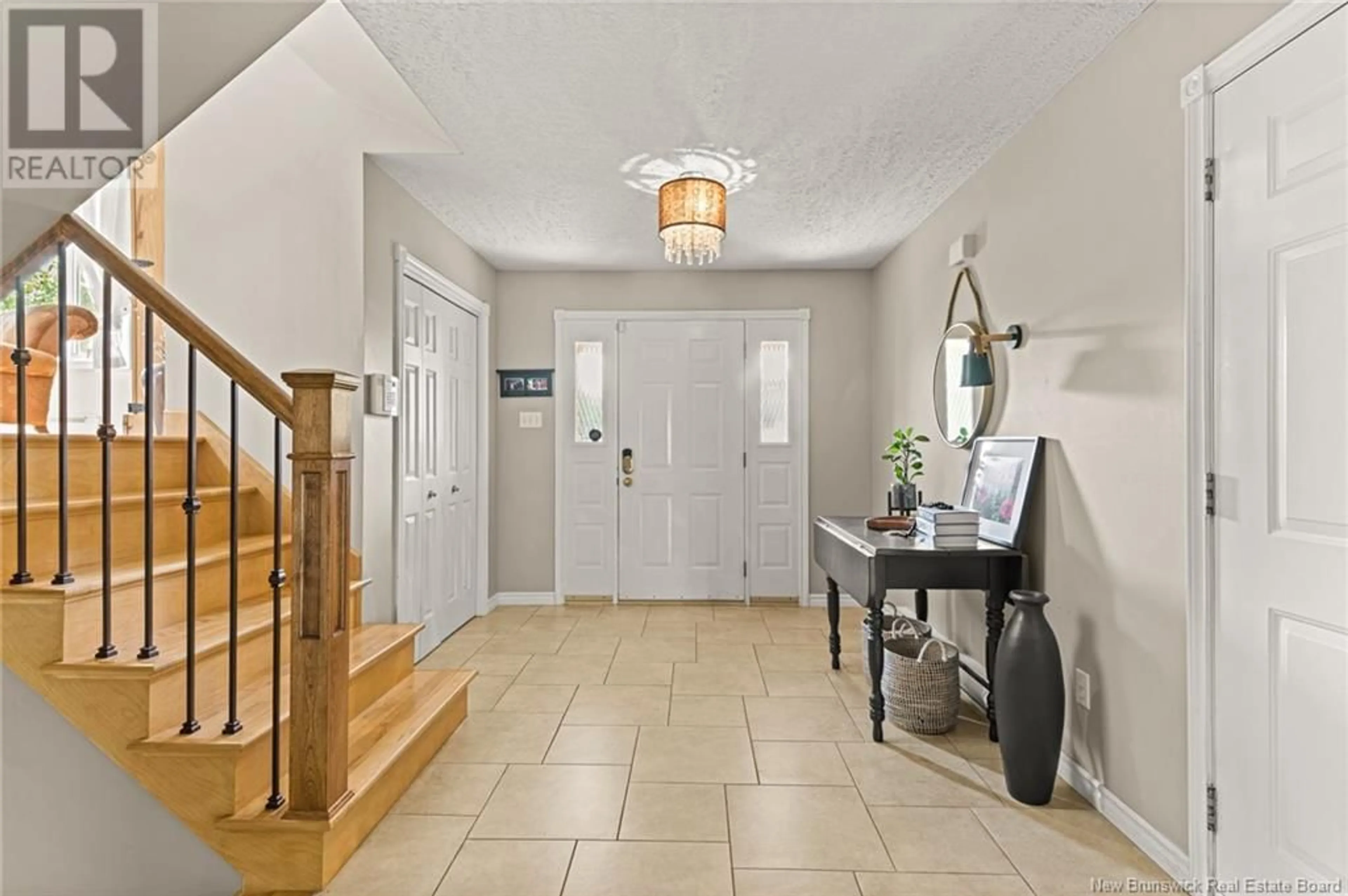 Indoor entryway for 143 WHITE OAK TERRACE, Moncton New Brunswick E1G2E5