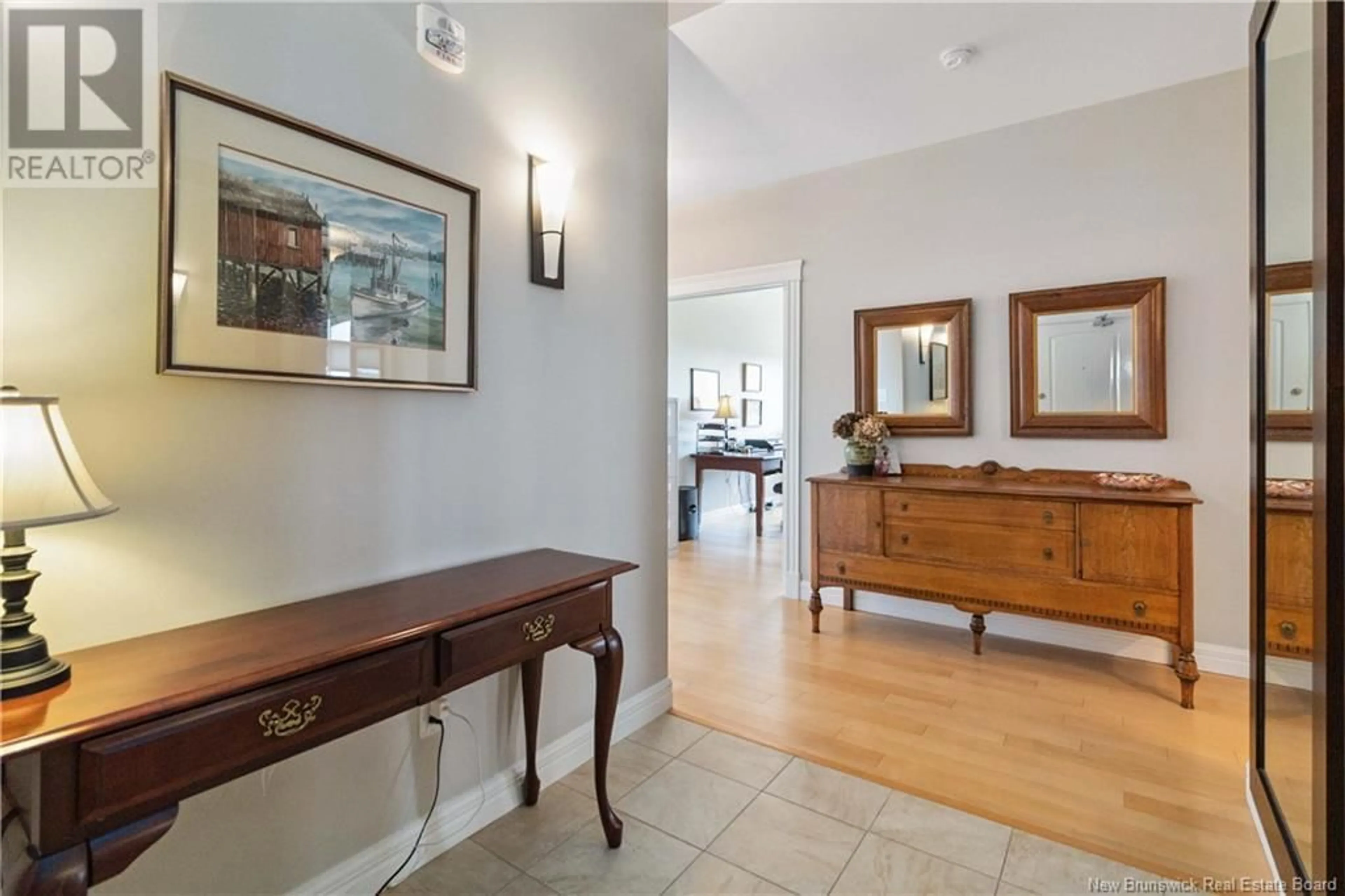 Indoor foyer for 409 - 185 ROYAL OAKS, Moncton New Brunswick E1H2P7