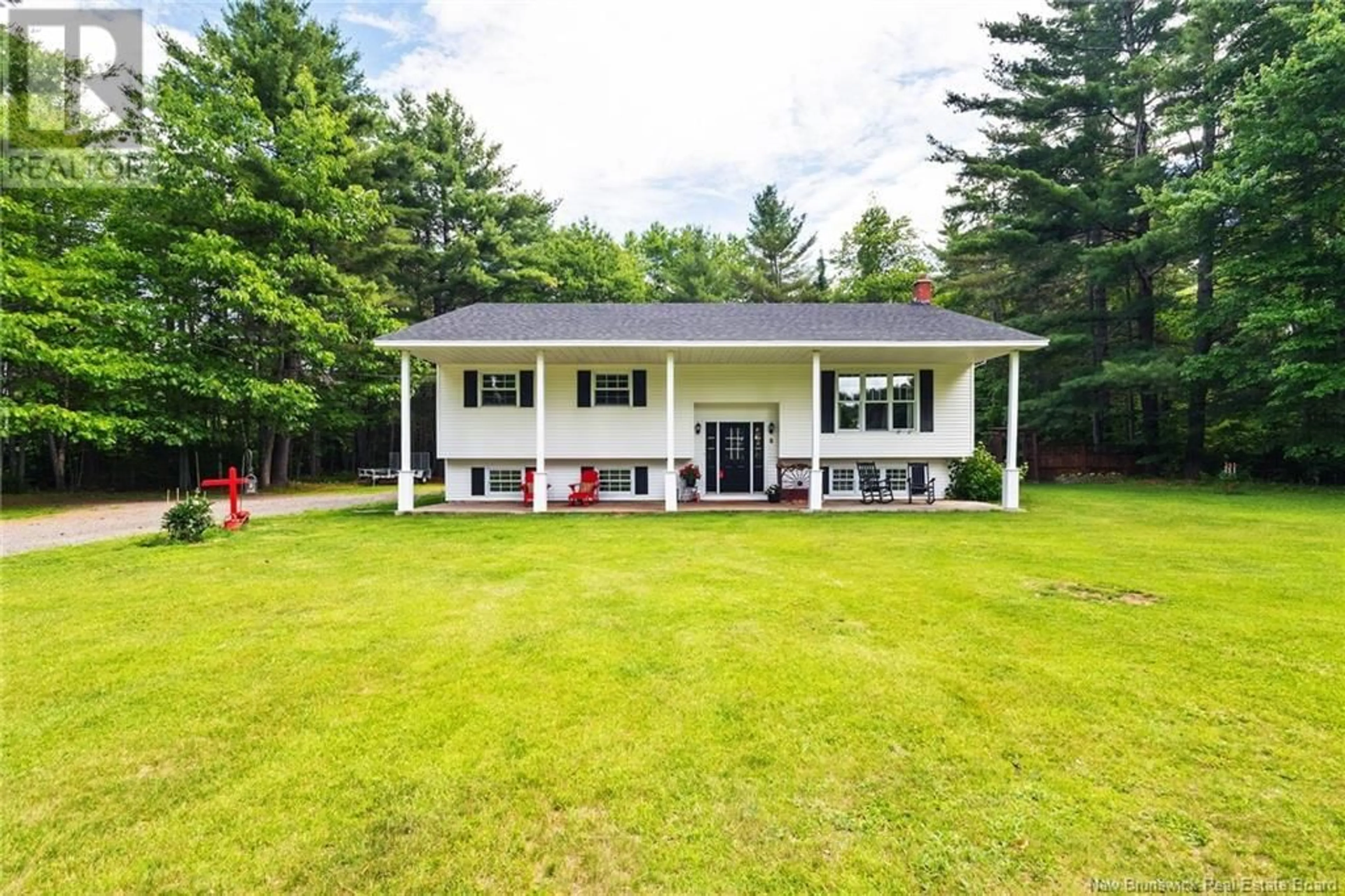 A pic from outside/outdoor area/front of a property/back of a property/a pic from drone, unknown for 8 MOORE CRESCENT, Hoyt New Brunswick E5L2J8