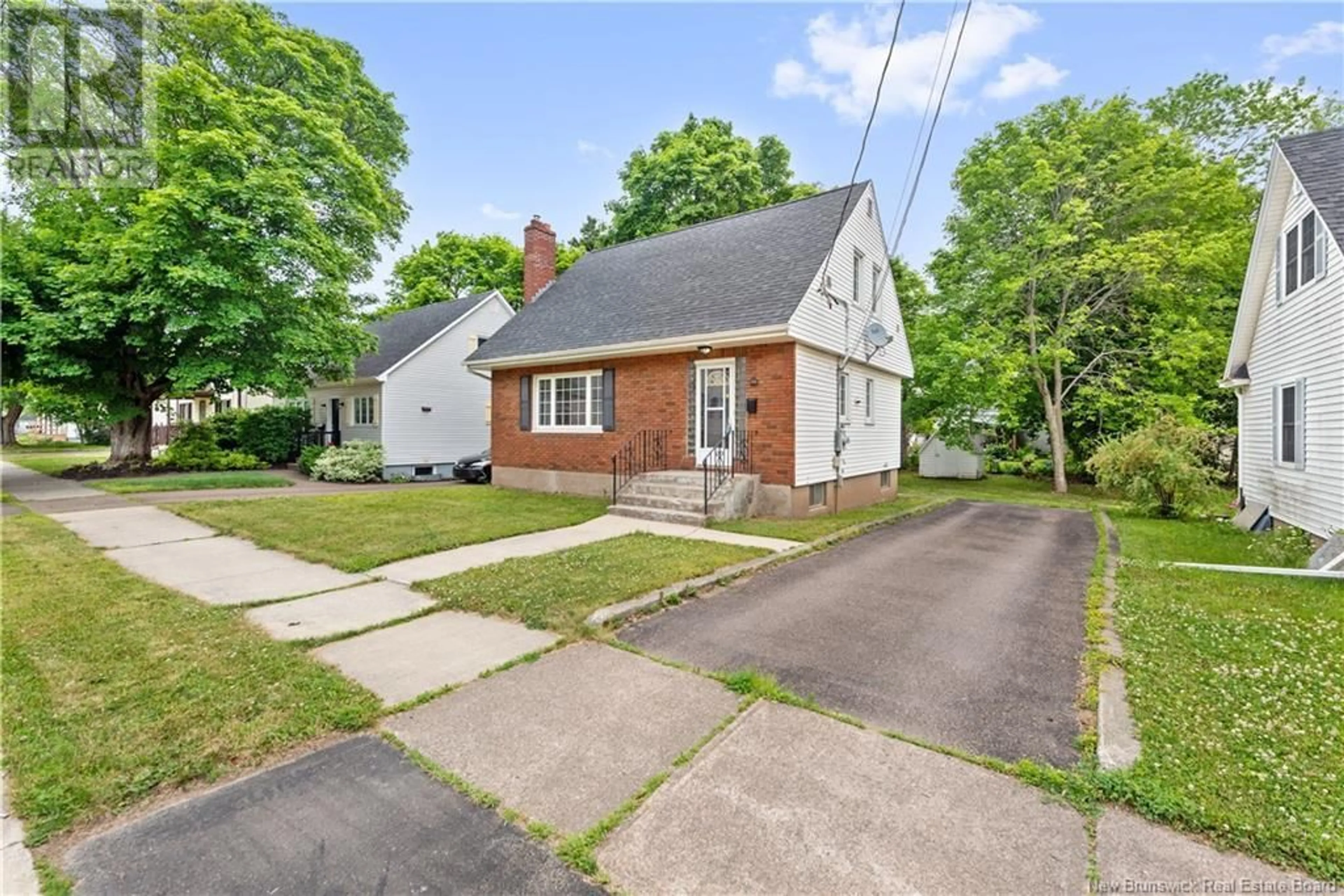 A pic from outside/outdoor area/front of a property/back of a property/a pic from drone, street for 133 MAPLE STREET, Moncton New Brunswick E1C6A5
