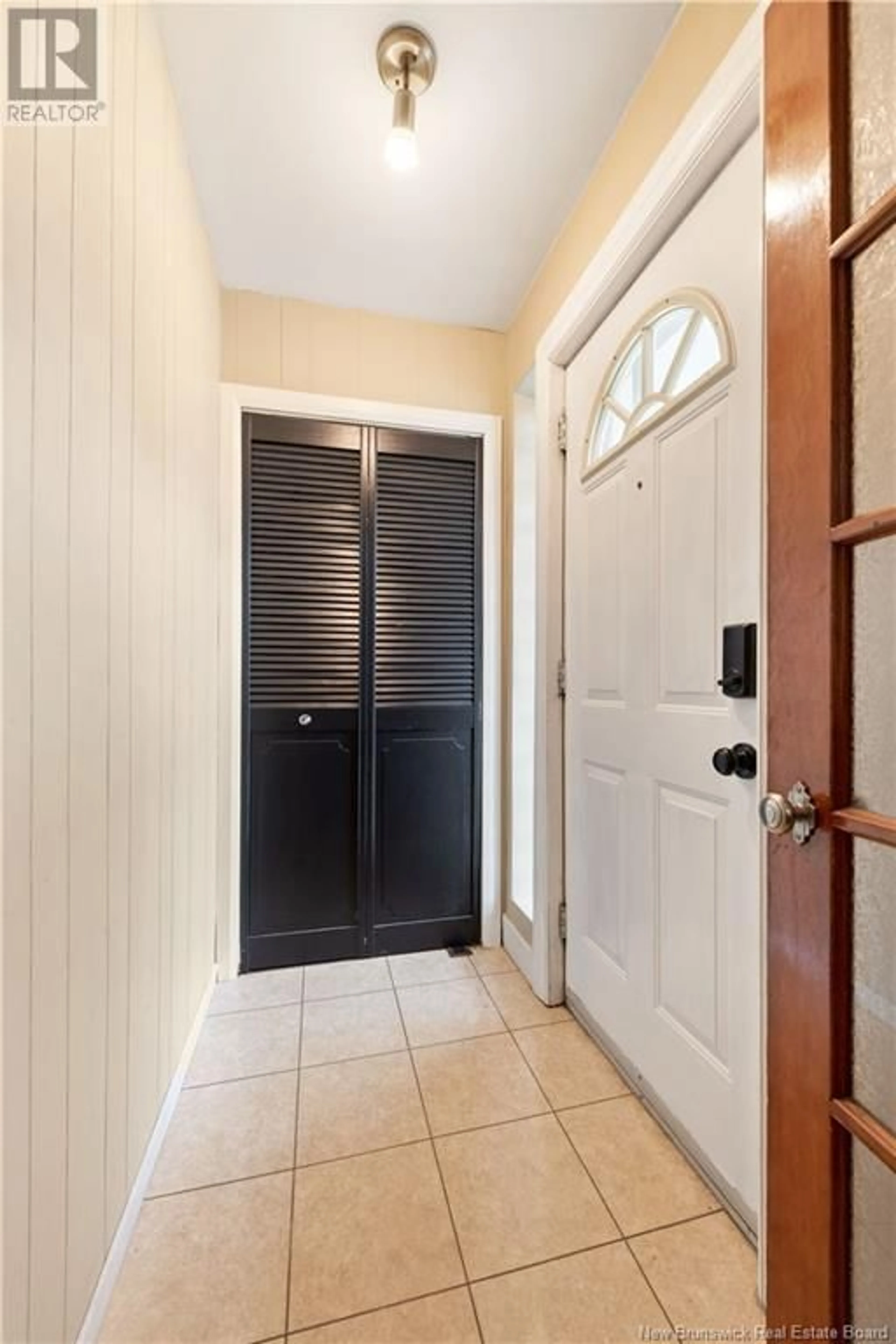Indoor entryway for 133 MAPLE STREET, Moncton New Brunswick E1C6A5