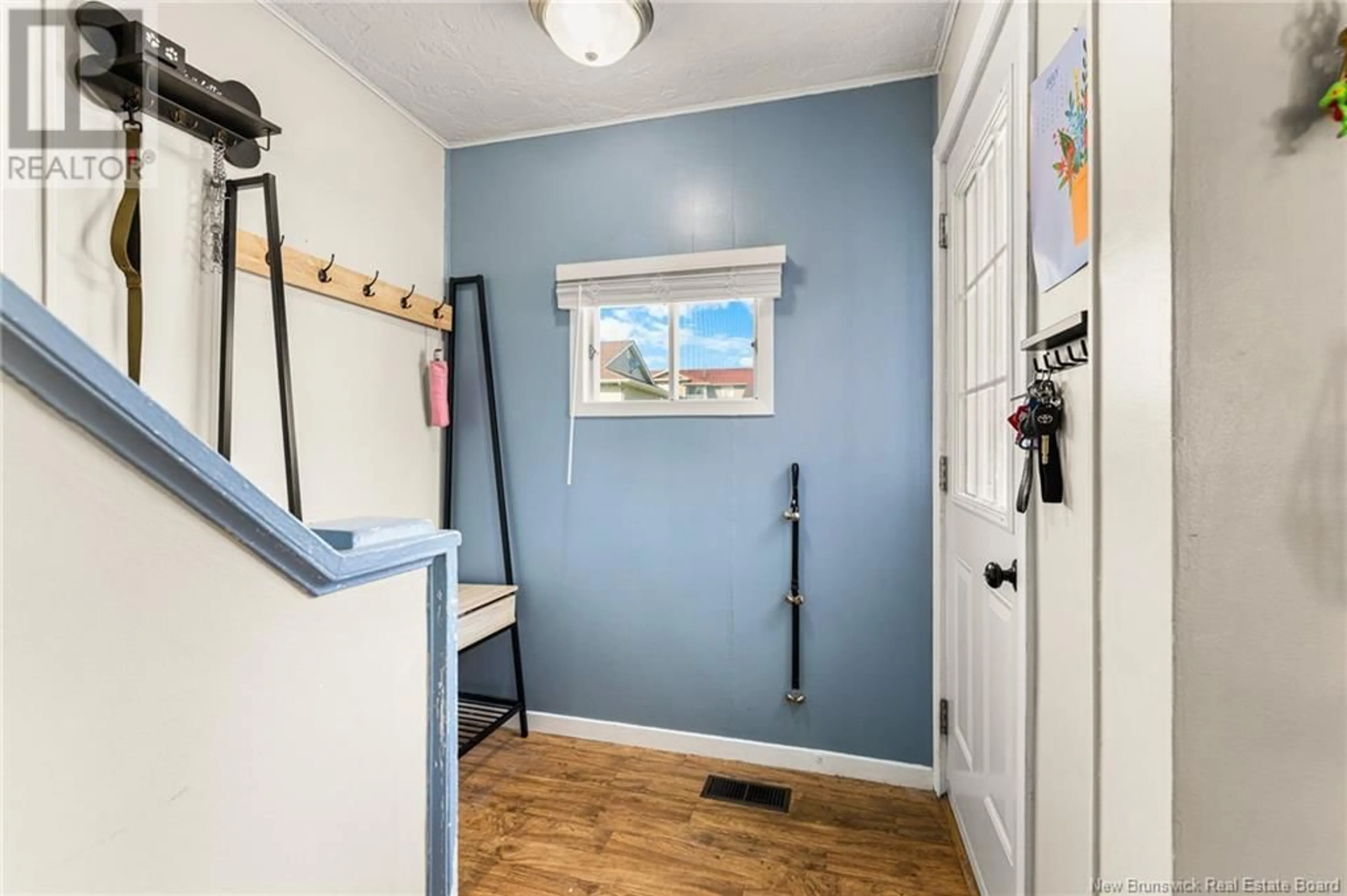 Indoor entryway for 20 GALLAGHER, Shediac New Brunswick E4P1S8