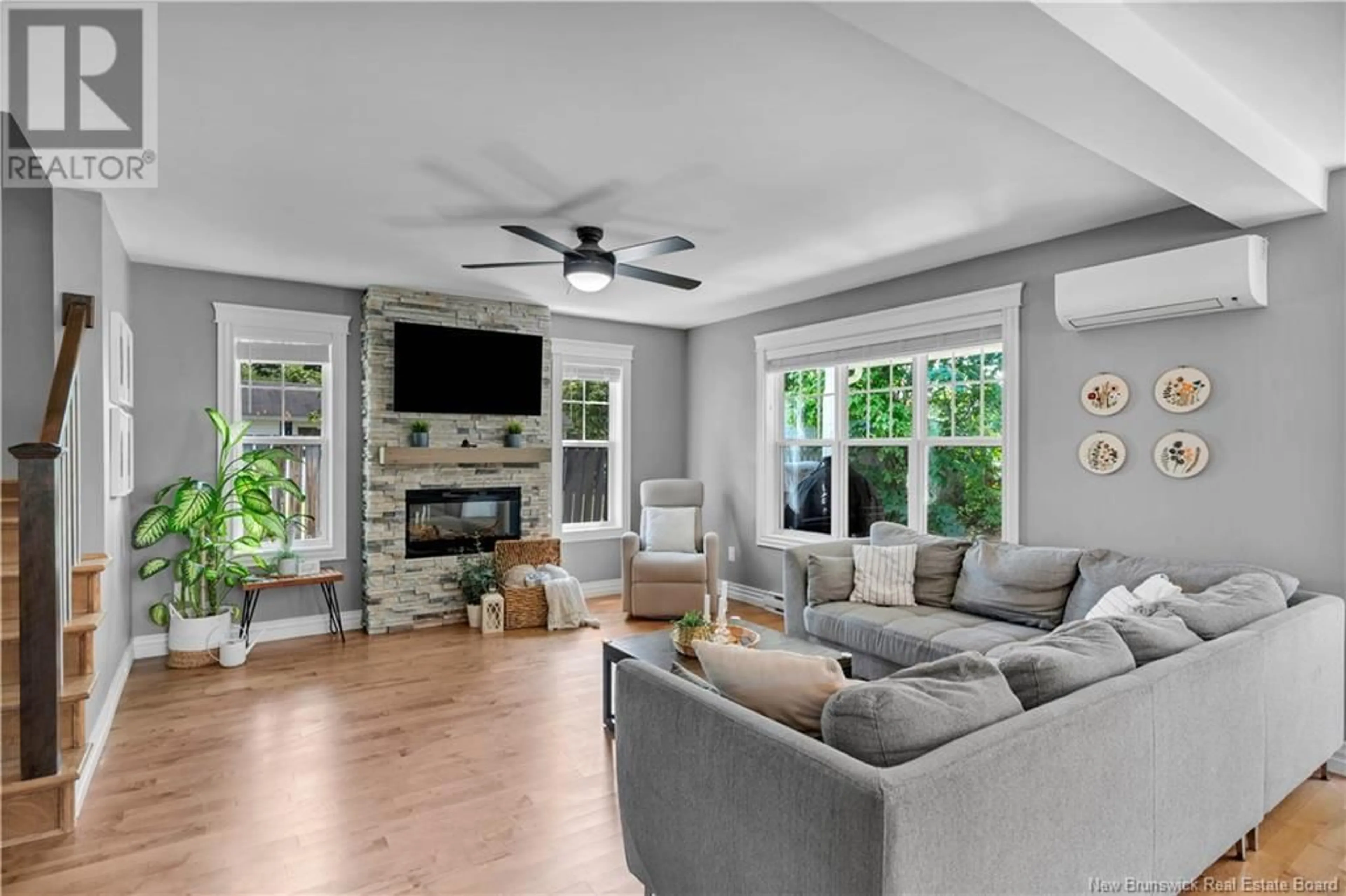 Living room with furniture, unknown for 221 MCCLELAN AVENUE, Riverview New Brunswick E1B1X3