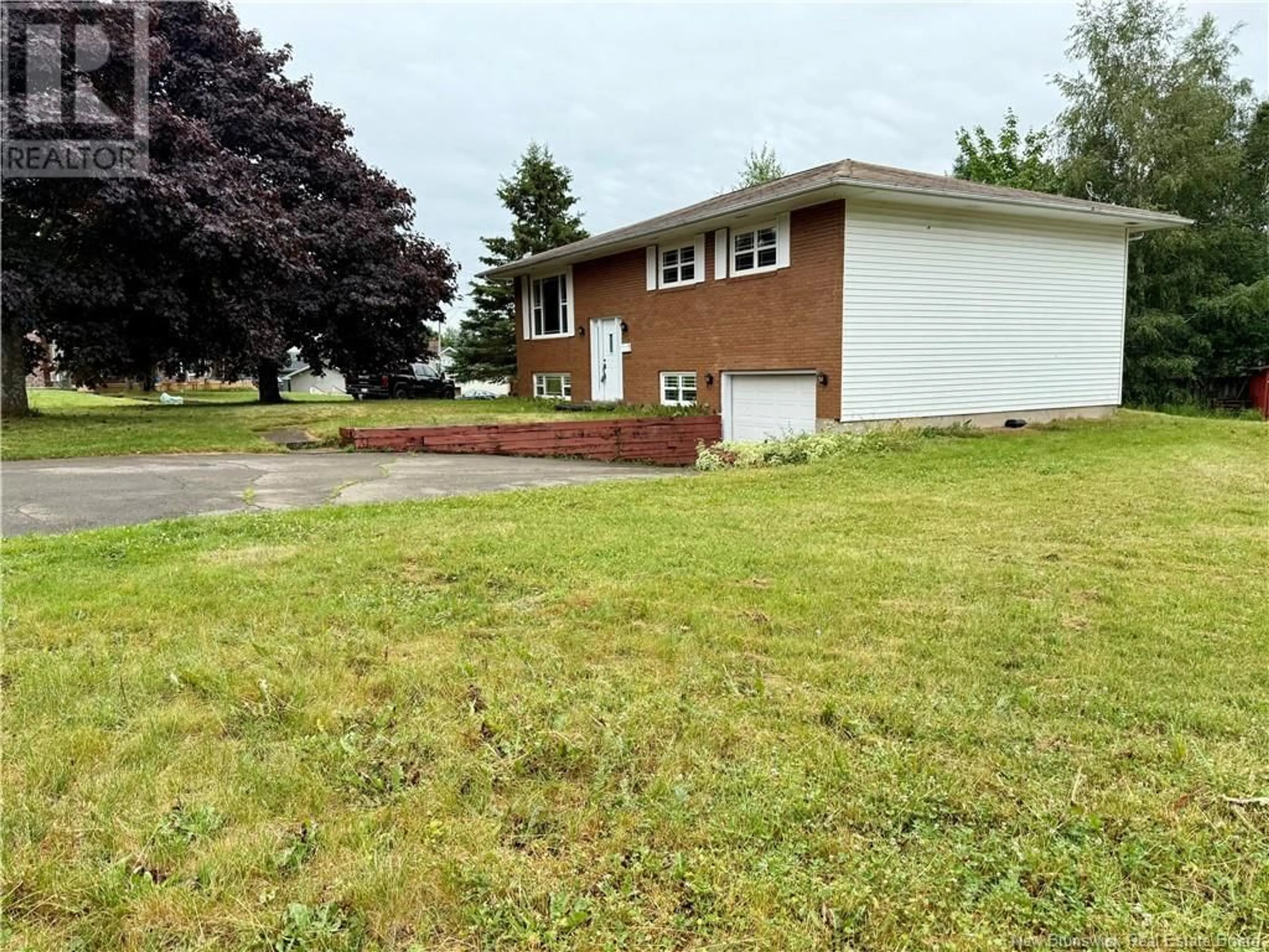A pic from outside/outdoor area/front of a property/back of a property/a pic from drone, street for 35 LYDIA STREET, Dieppe New Brunswick E1A4W3