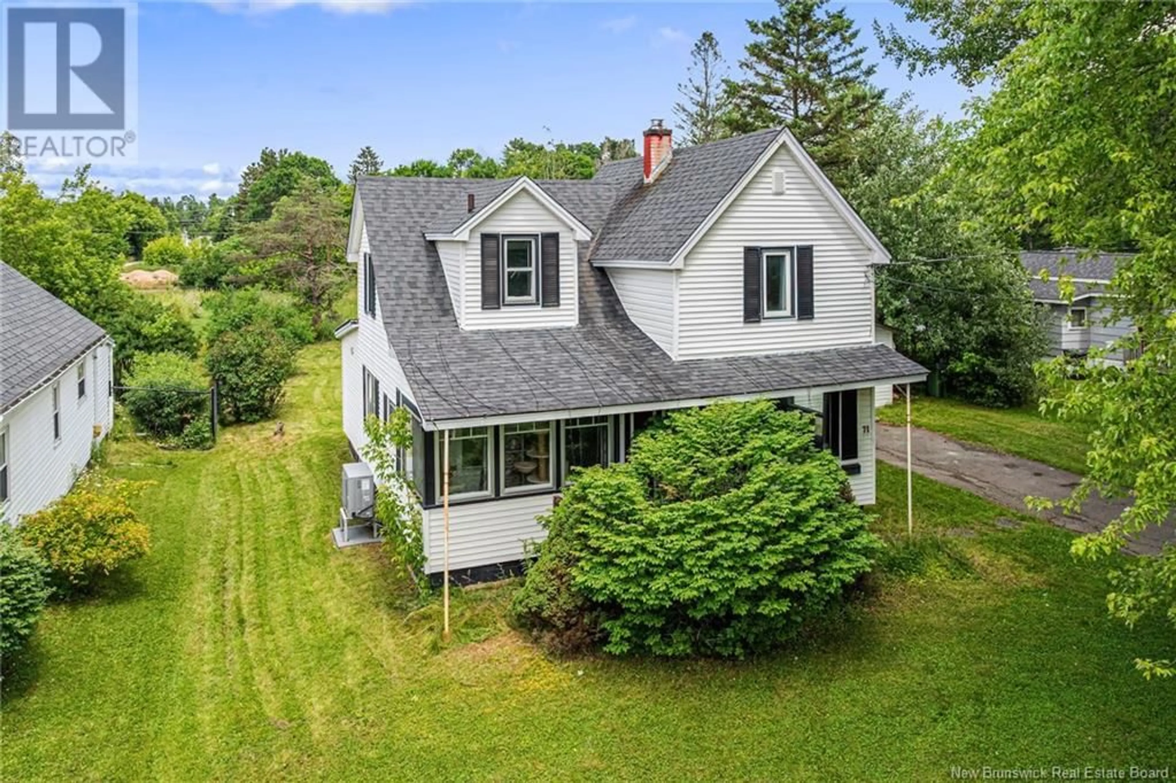 A pic from outside/outdoor area/front of a property/back of a property/a pic from drone, unknown for 71 BRIDGE STREET, Fredericton New Brunswick E3A4L4