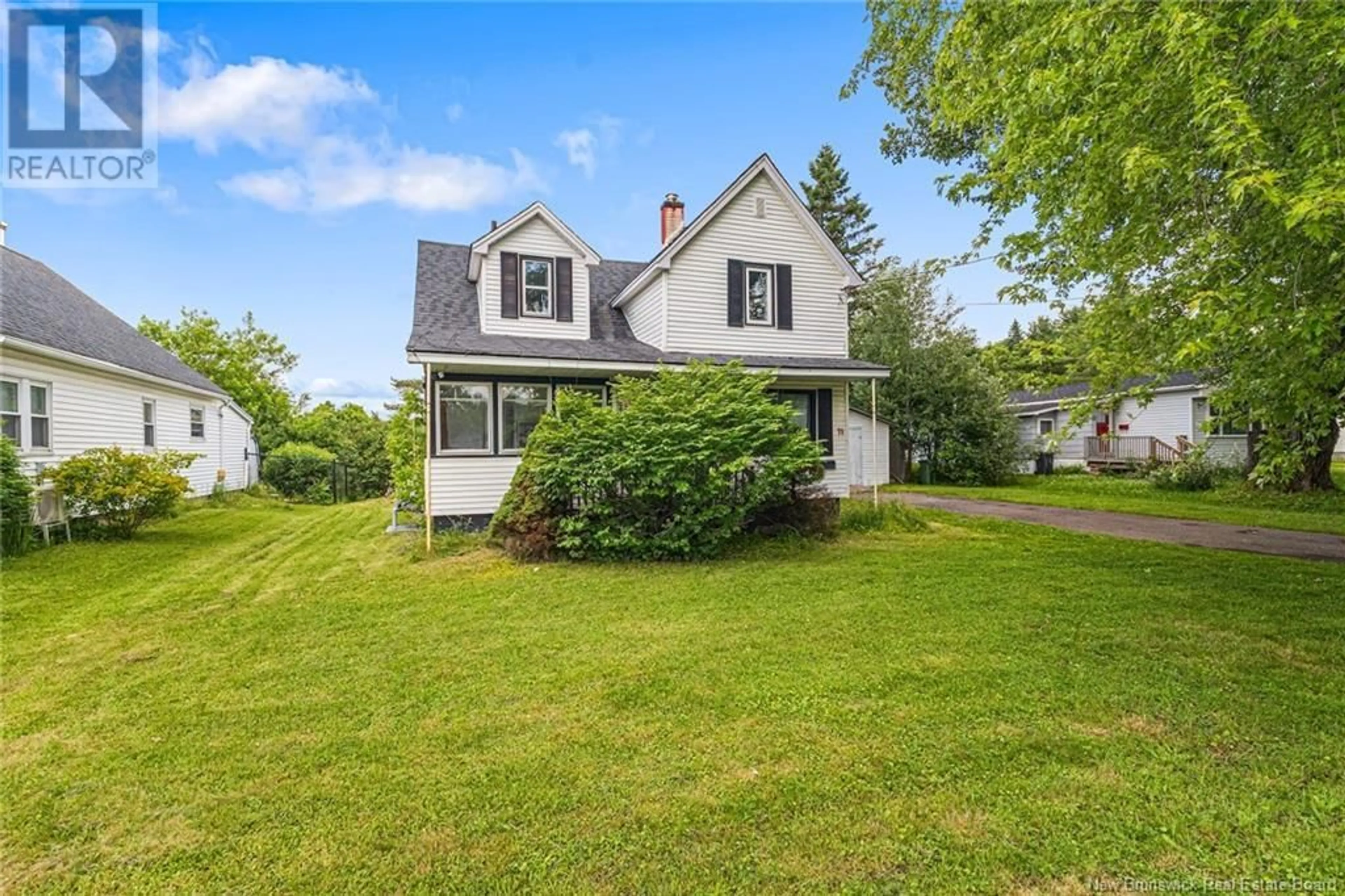 A pic from outside/outdoor area/front of a property/back of a property/a pic from drone, street for 71 BRIDGE STREET, Fredericton New Brunswick E3A4L4