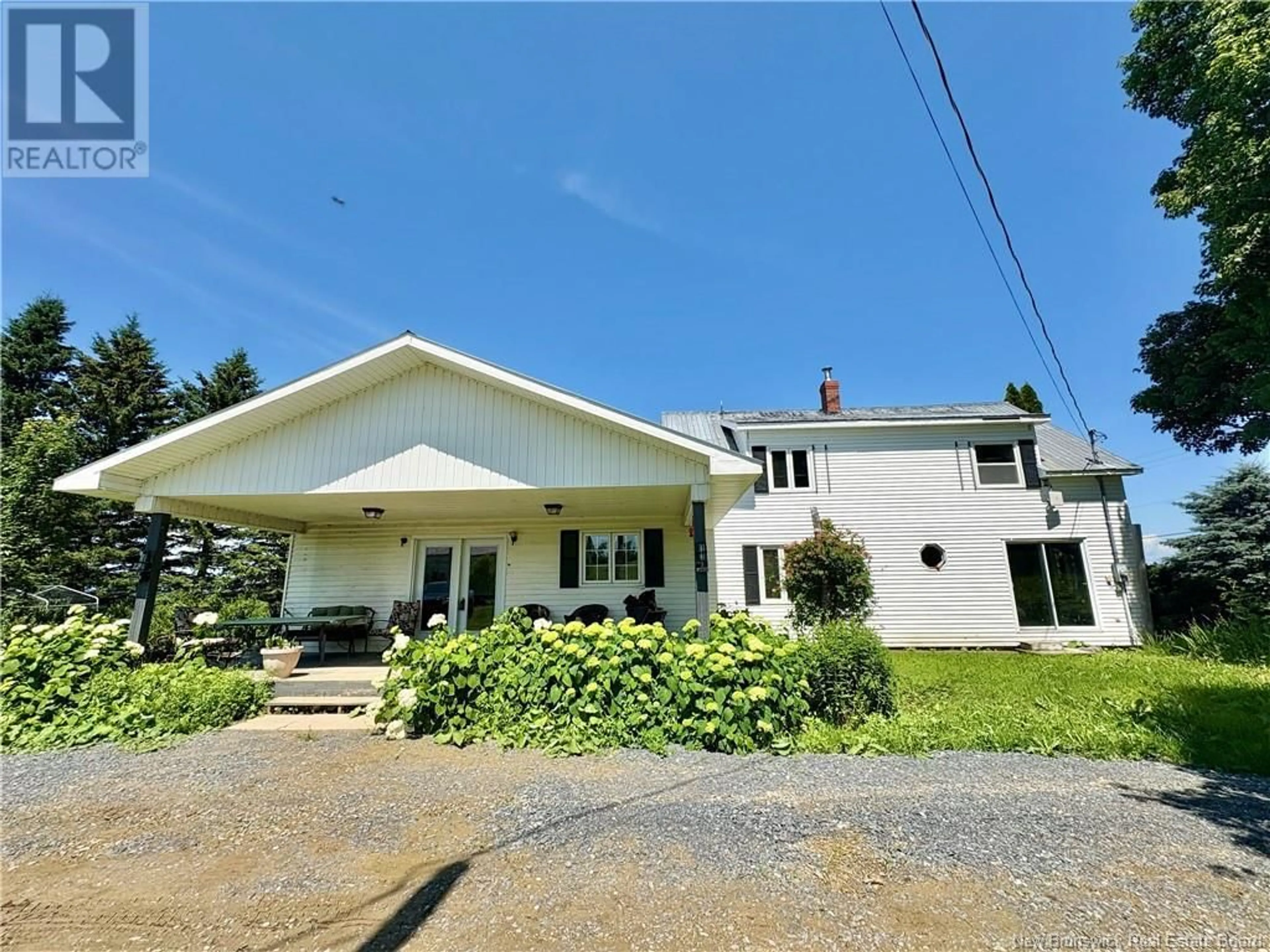 A pic from outside/outdoor area/front of a property/back of a property/a pic from drone, building for 1365 560 ROUTE, Jacksontown New Brunswick E7M3L9