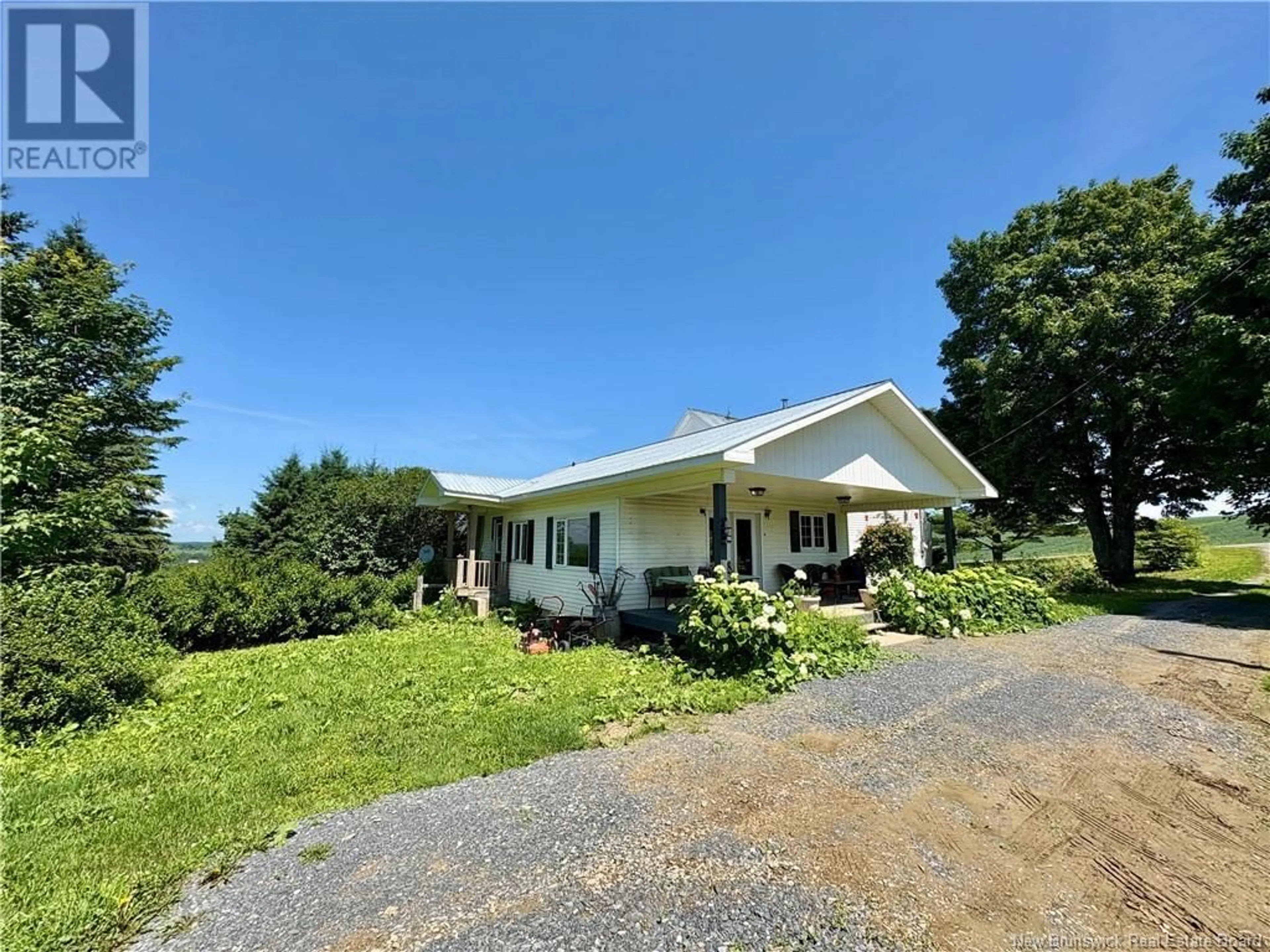 A pic from outside/outdoor area/front of a property/back of a property/a pic from drone, unknown for 1365 560 ROUTE, Jacksontown New Brunswick E7M3L9
