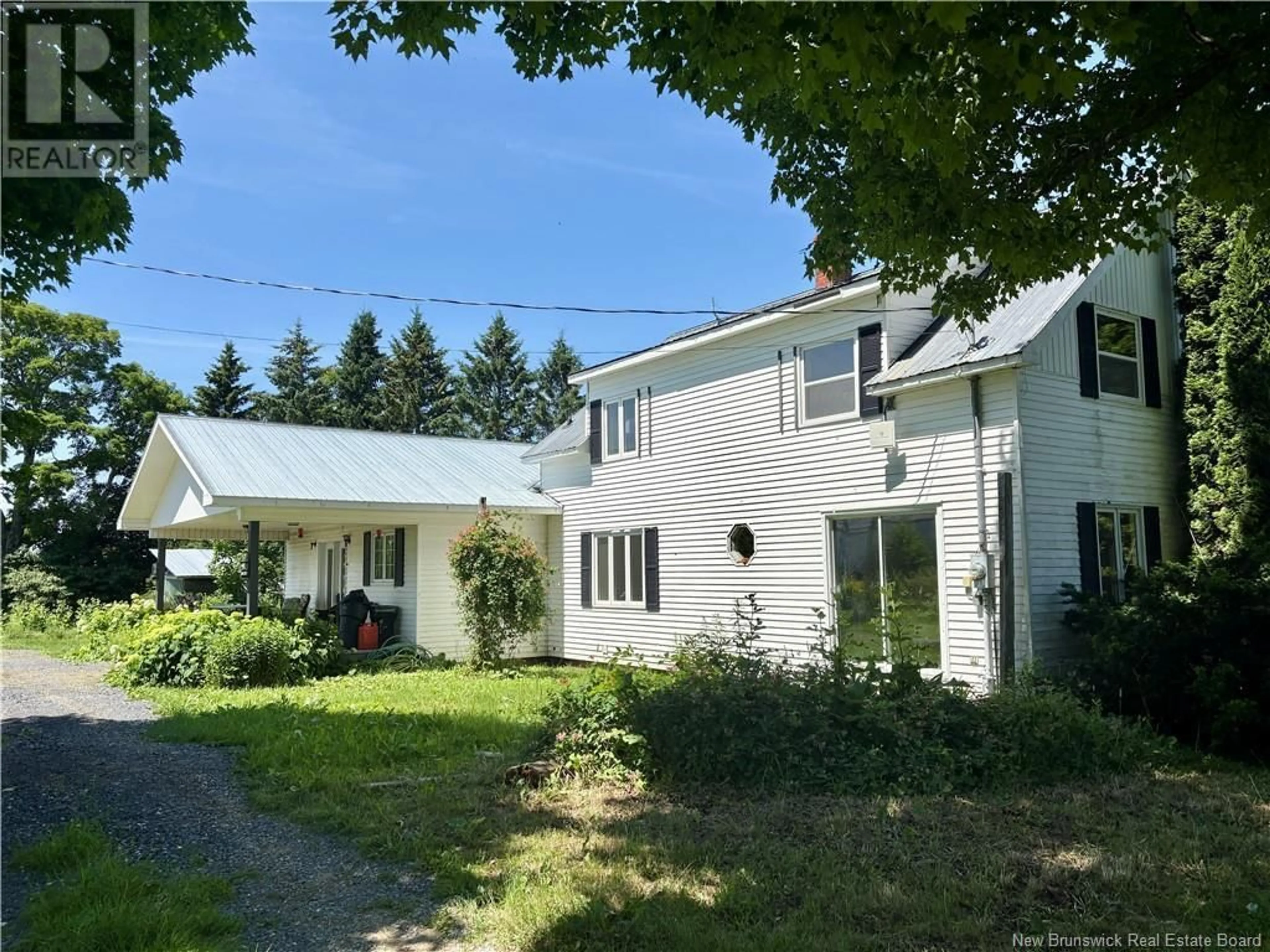 A pic from outside/outdoor area/front of a property/back of a property/a pic from drone, street for 1365 560 ROUTE, Jacksontown New Brunswick E7M3L9