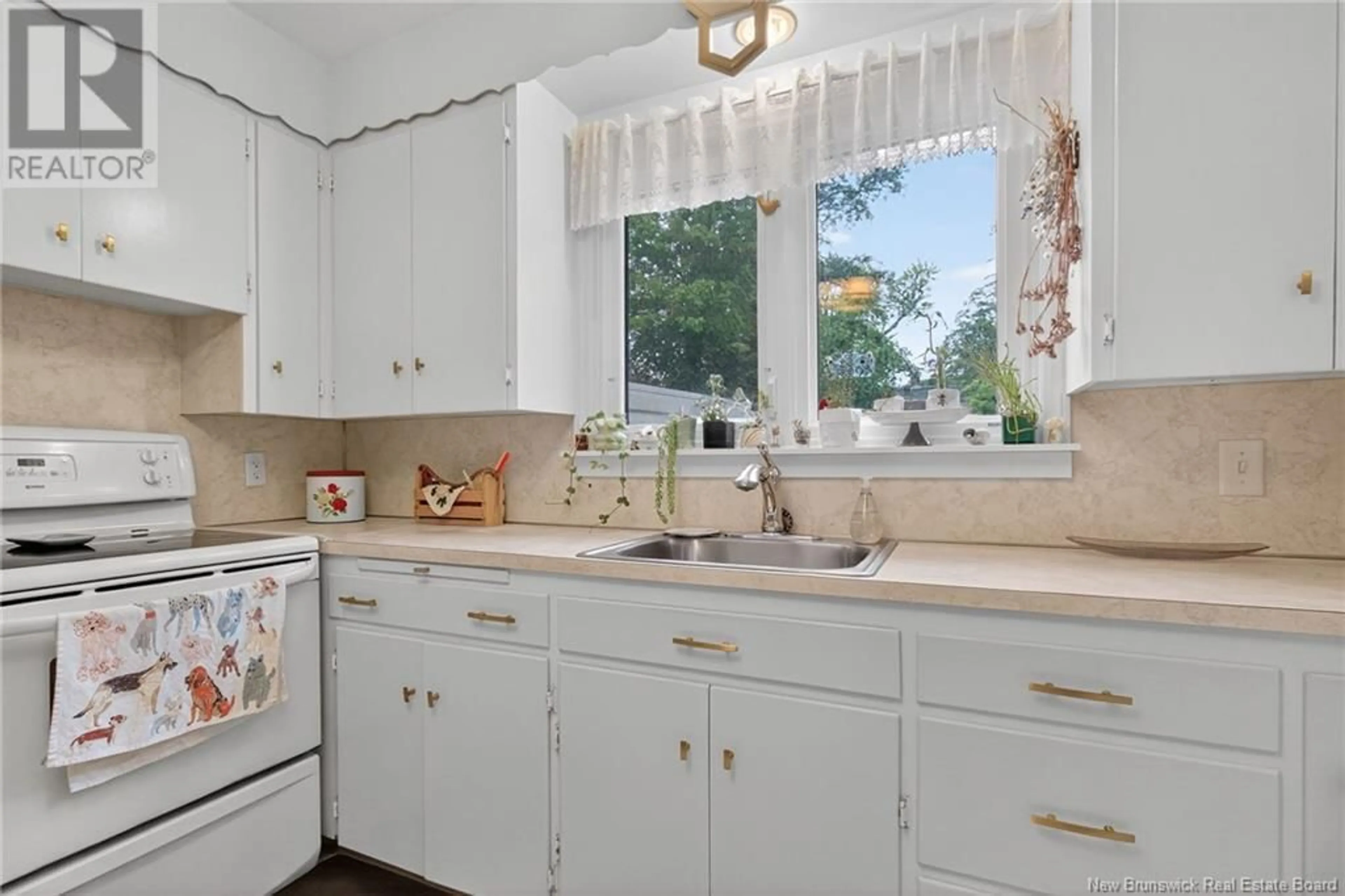 Standard kitchen, unknown for 42 ROCKLAND DRIVE, Moncton New Brunswick E1A3T5