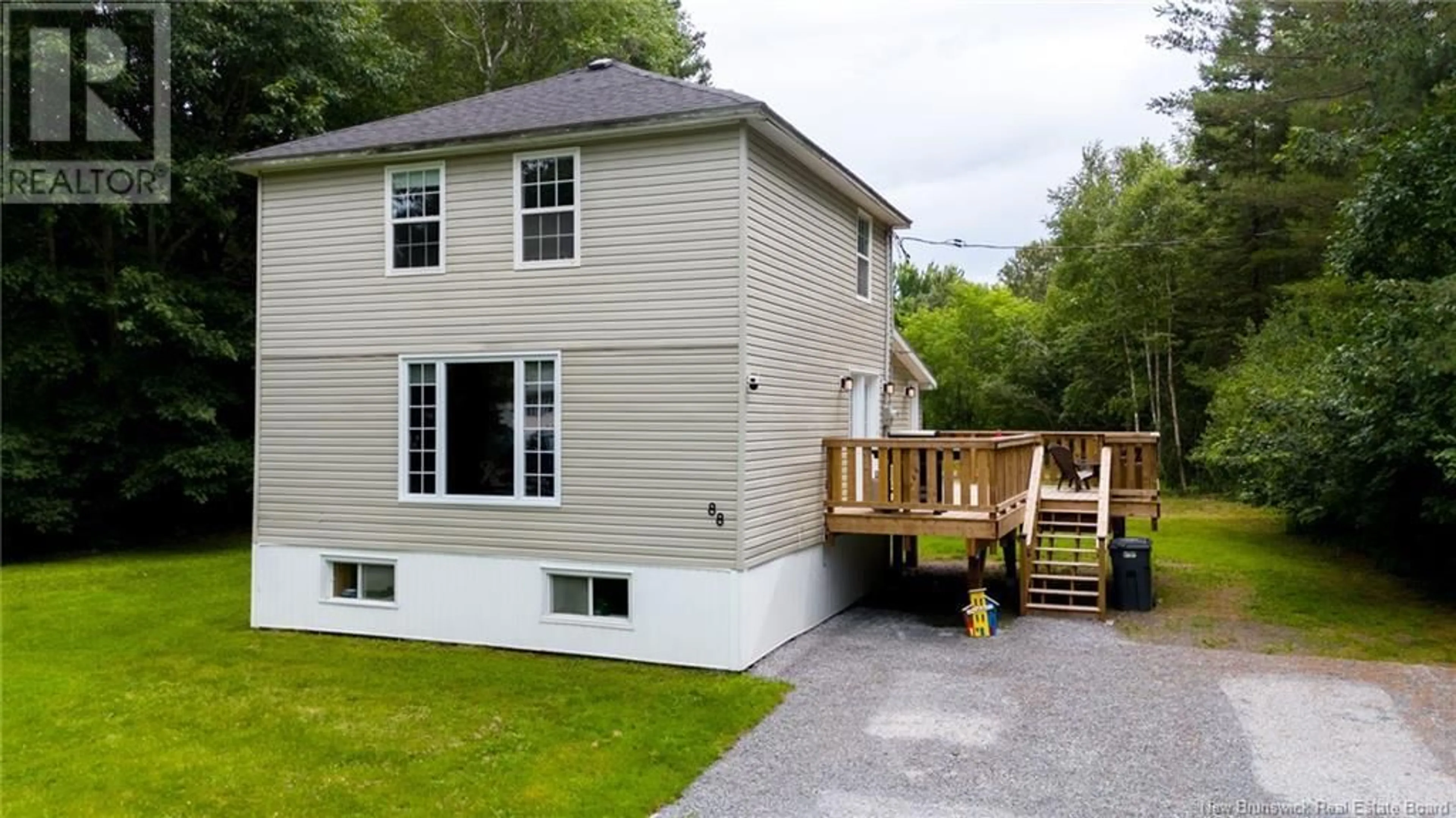Home with vinyl exterior material, unknown for 88 MCMINNIMAN COURT, Fredericton New Brunswick E3A8S5