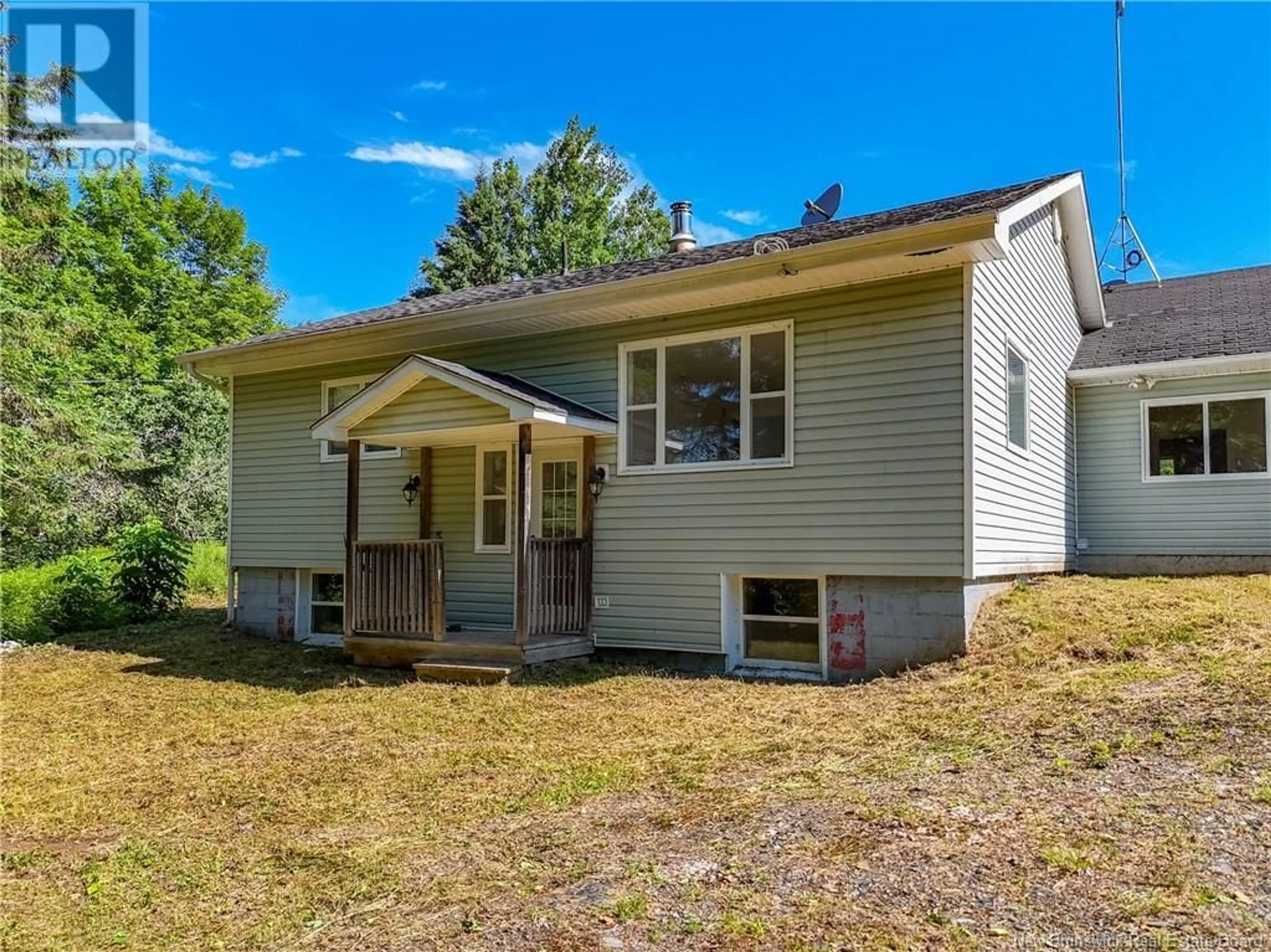 Home with vinyl exterior material, unknown for 2066 ROUTE 107, Williamsburg New Brunswick E6B1X4