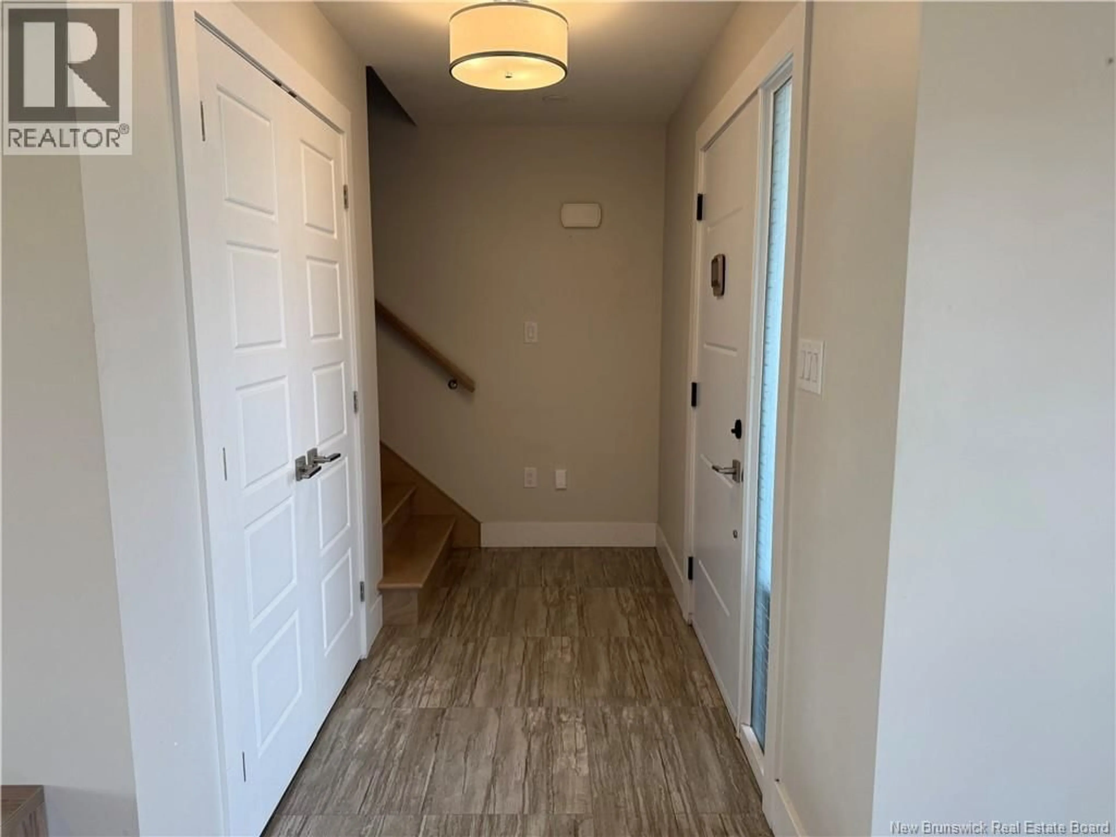 Indoor entryway for 170 SURETTE STREET, Dieppe New Brunswick E1A9R4