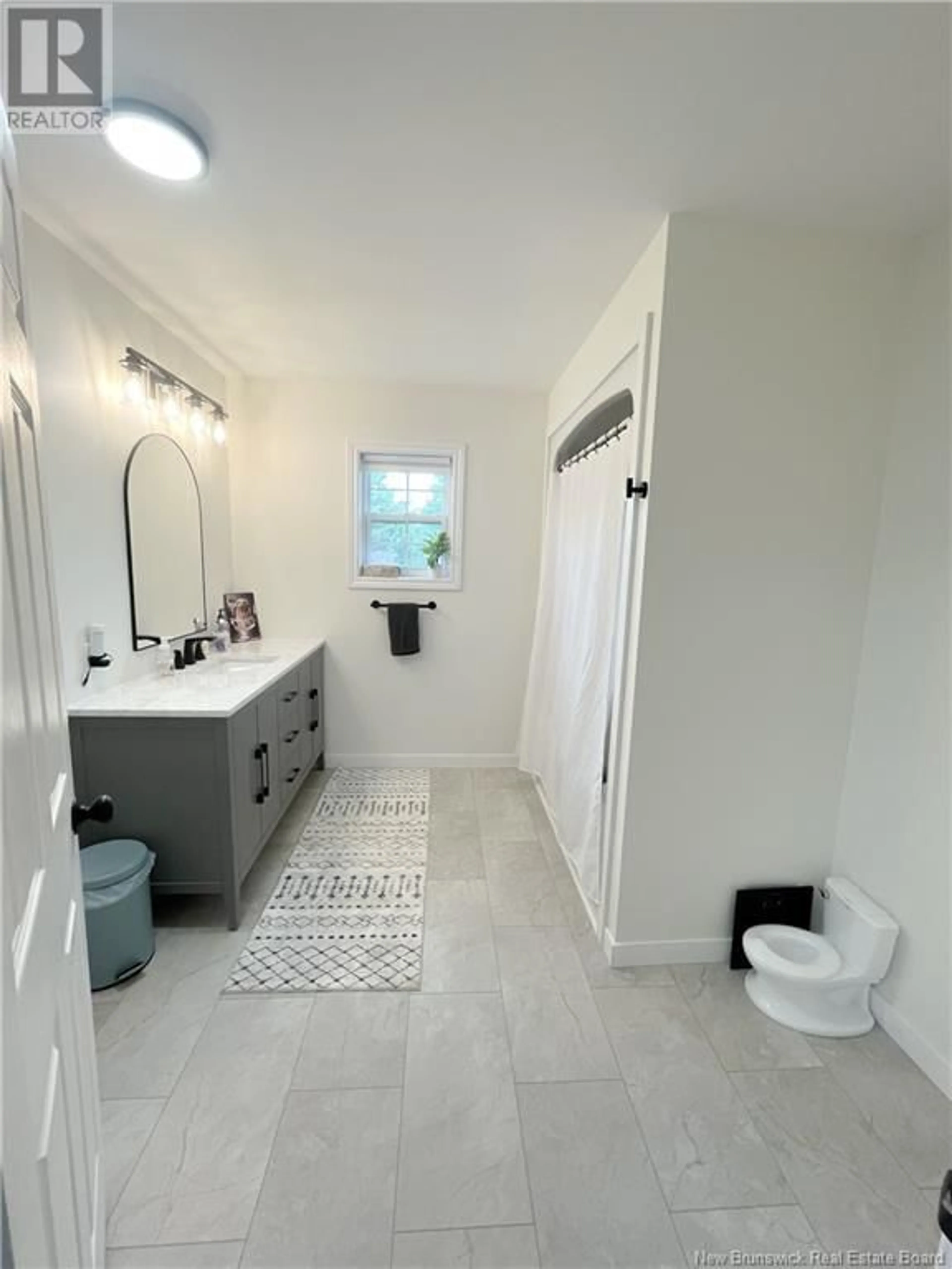 Contemporary bathroom, ceramic/tile floor for 21 KIERSTEAD DRIVE, Miramichi New Brunswick E1V6R5