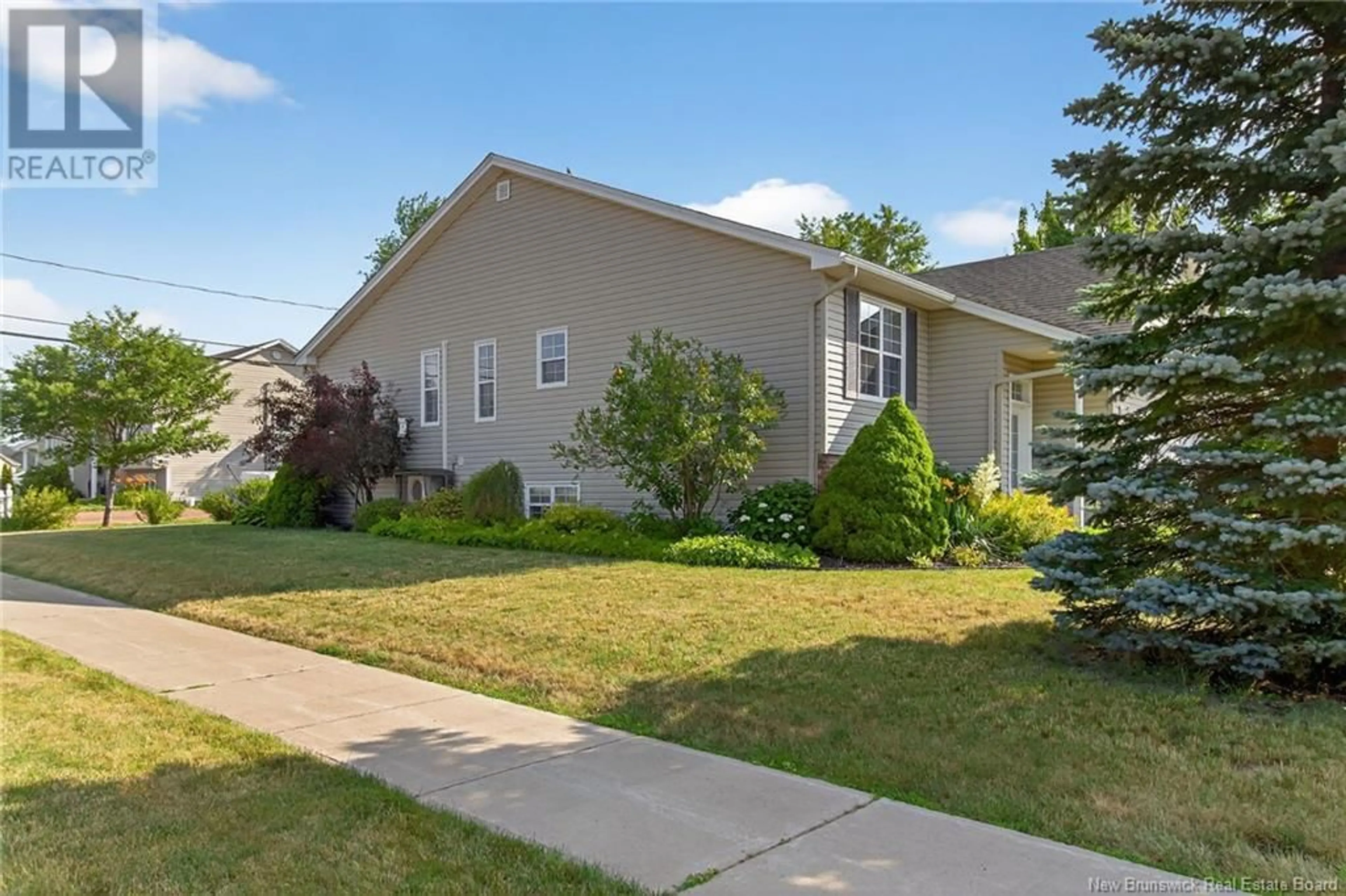Home with vinyl exterior material, street for 85 MOUNT PLEASANT ROAD, Moncton New Brunswick E1G5J3