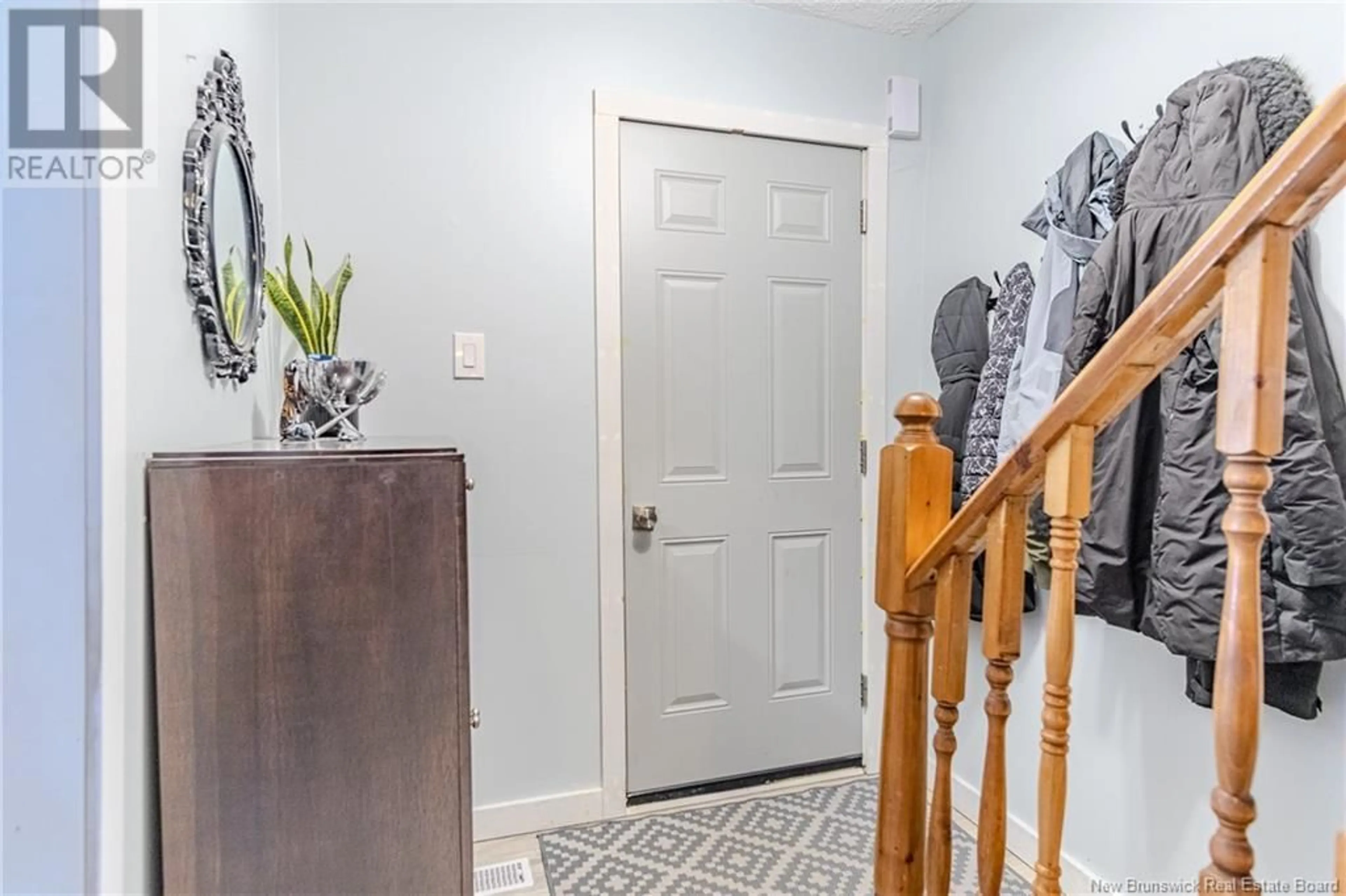 Indoor entryway for 82 SPAR COVE ROAD, Saint John New Brunswick E2K1S1