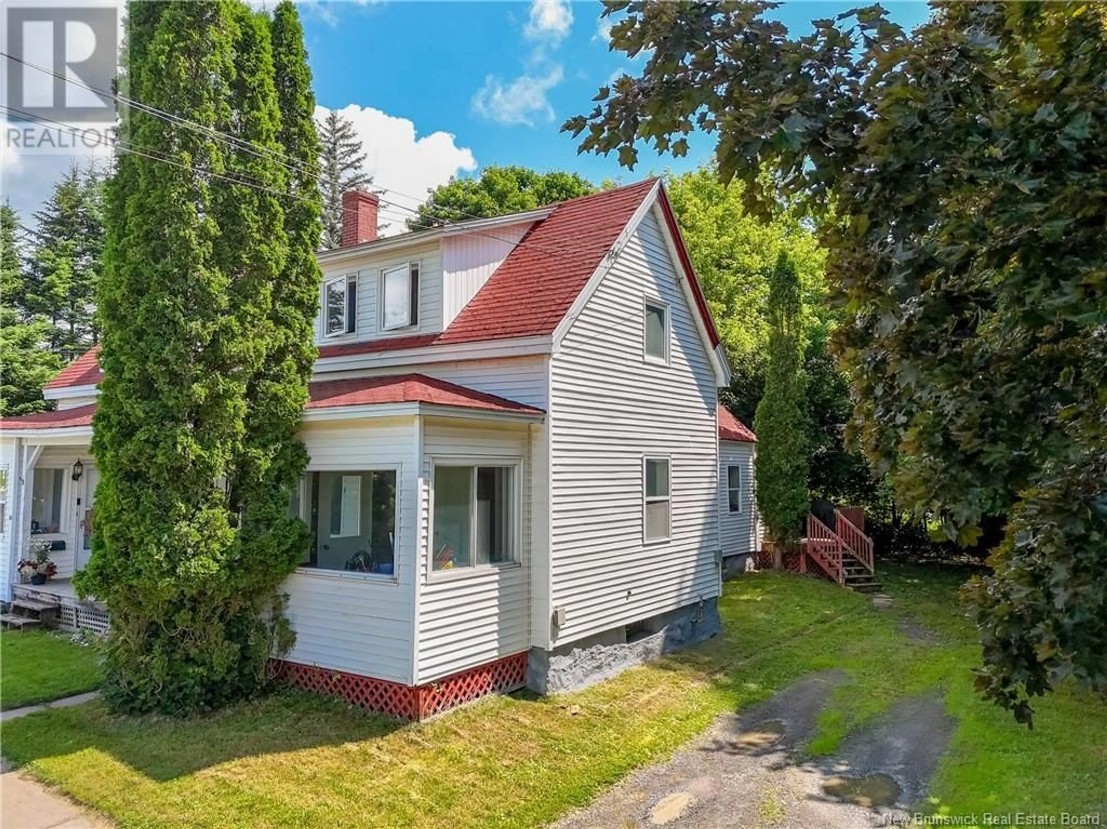 A pic from outside/outdoor area/front of a property/back of a property/a pic from drone, street for 14 RIVER STREET, Fredericton New Brunswick E3A4L6