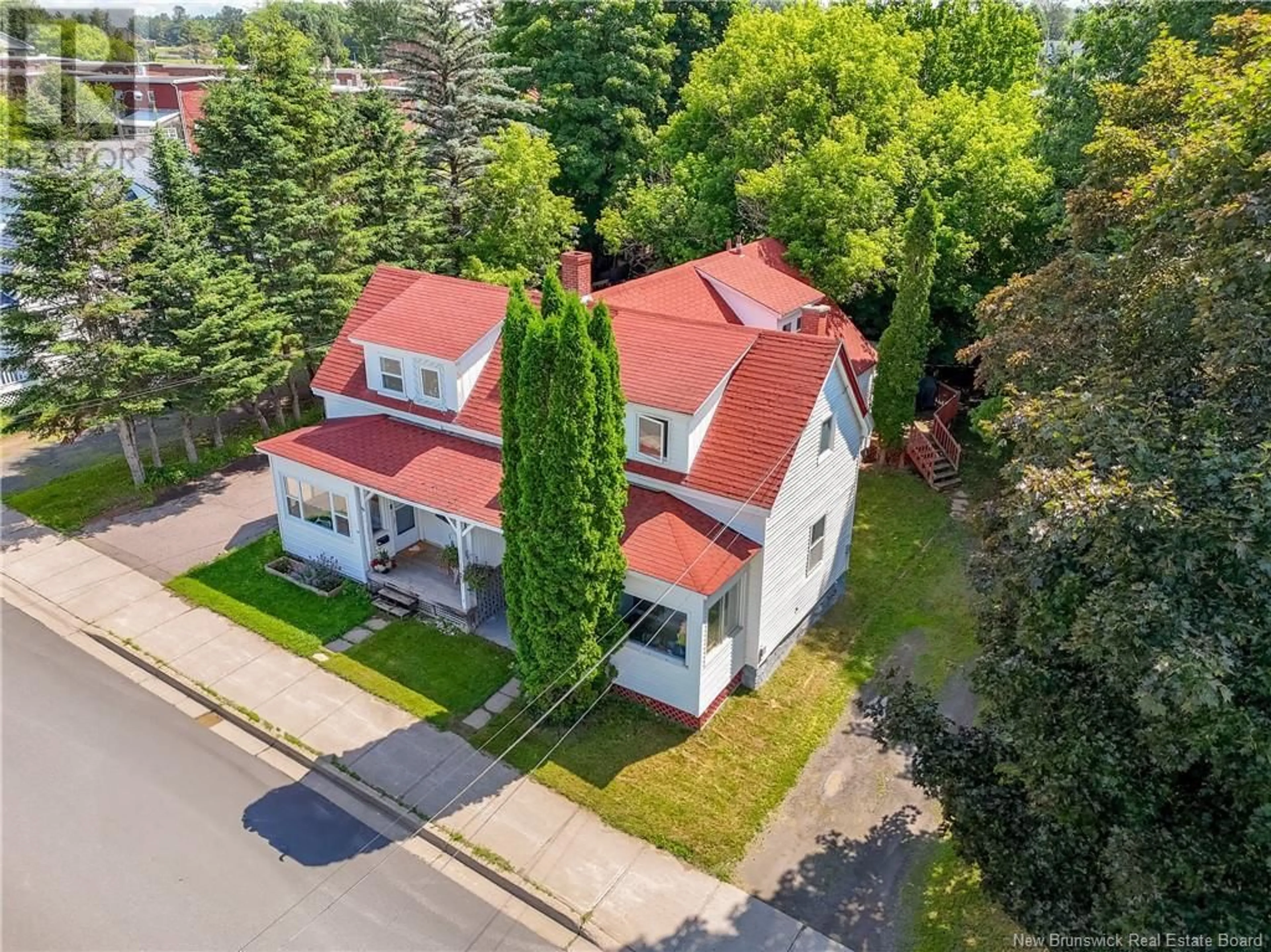 A pic from outside/outdoor area/front of a property/back of a property/a pic from drone, street for 14 RIVER STREET, Fredericton New Brunswick E3A4L6
