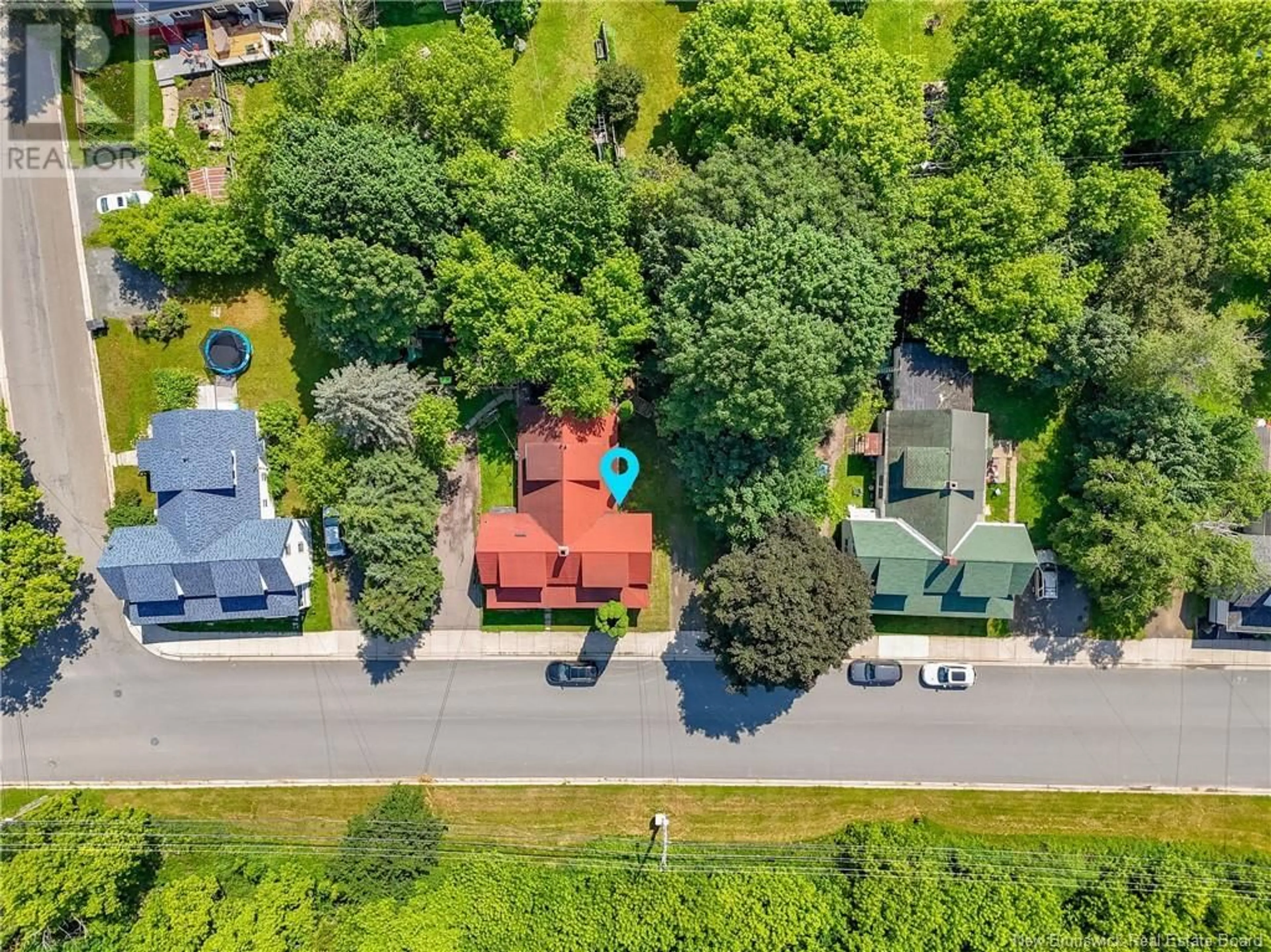 A pic from outside/outdoor area/front of a property/back of a property/a pic from drone, street for 14 RIVER STREET, Fredericton New Brunswick E3A4L6